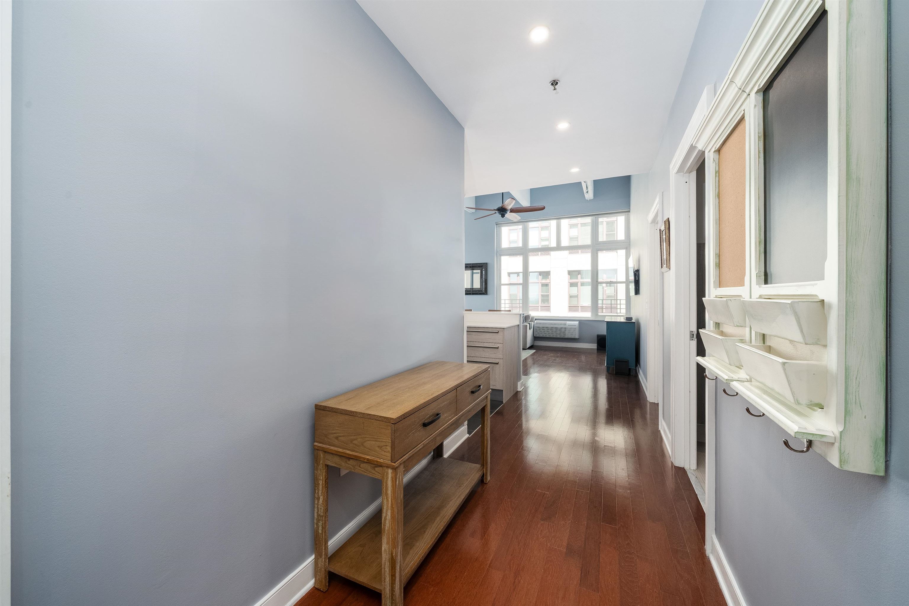 1500 HUDSON ST Unit: 8R
