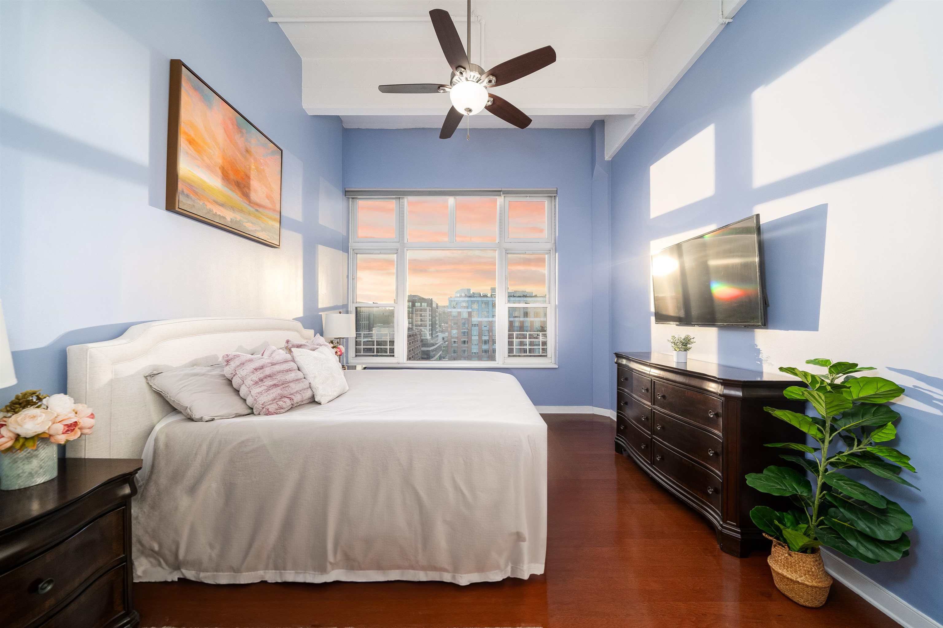 1500 HUDSON ST Unit: 8R