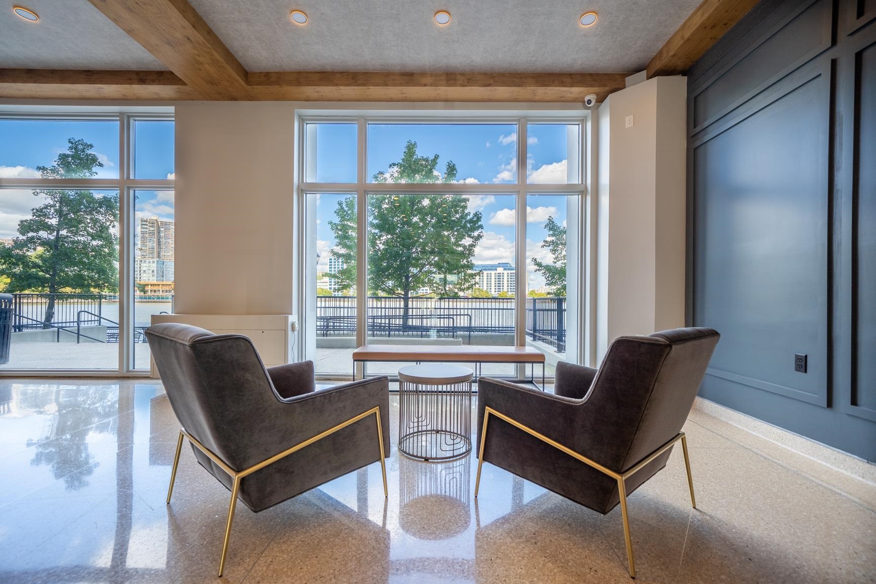 1500 HUDSON ST Unit: 8R