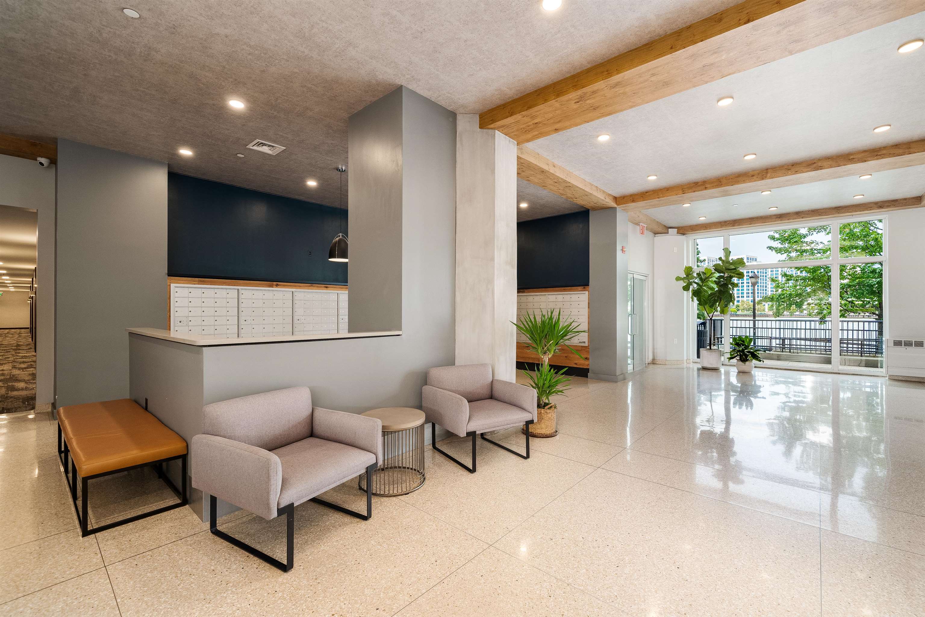 1500 HUDSON ST Unit: 8R