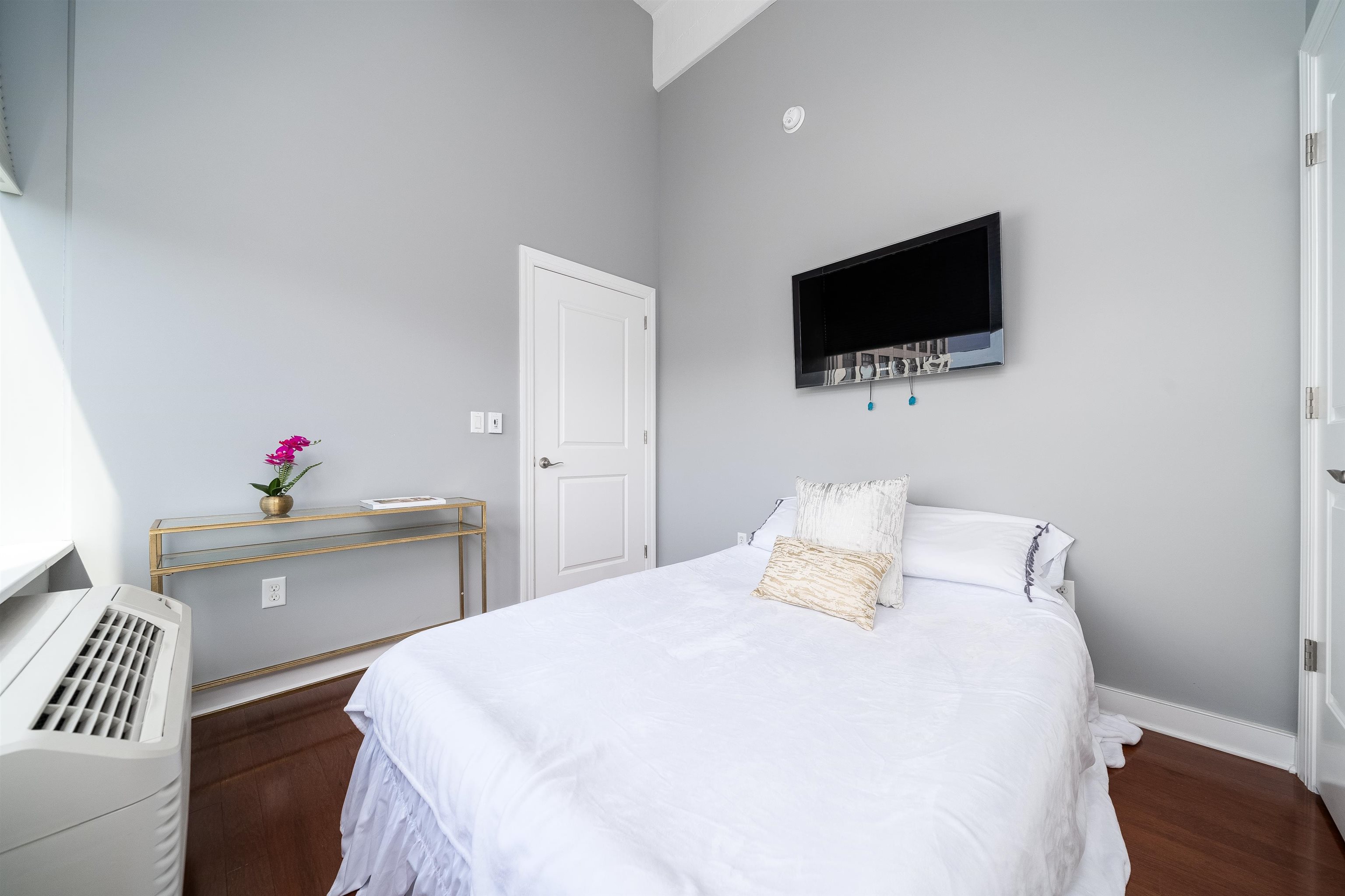 1500 HUDSON ST Unit: 8R