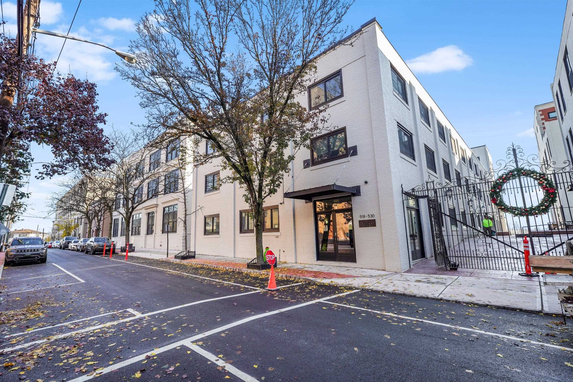 518 GREGORY AVE Unit A106