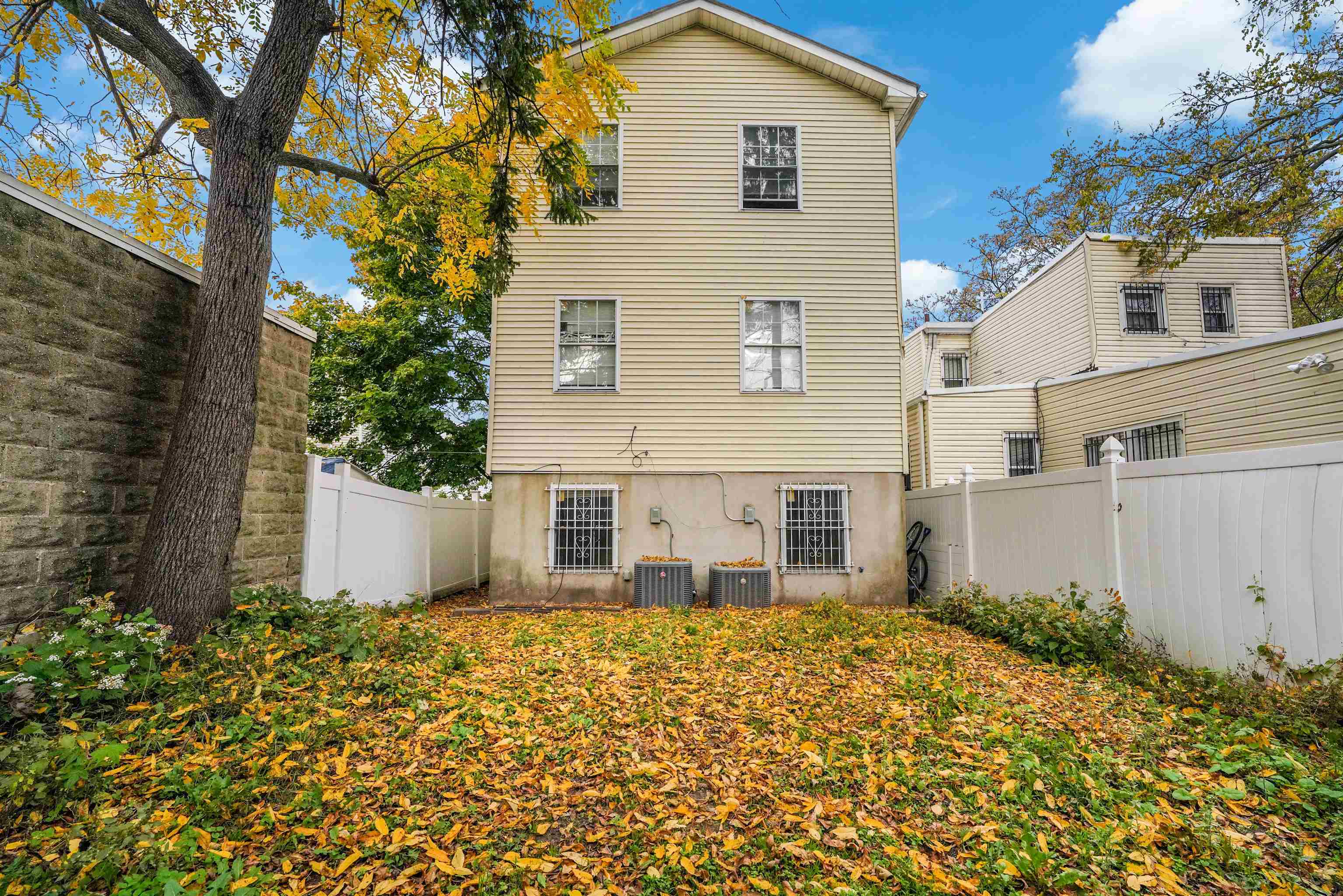 28 VAN CLEEF ST Unit G
