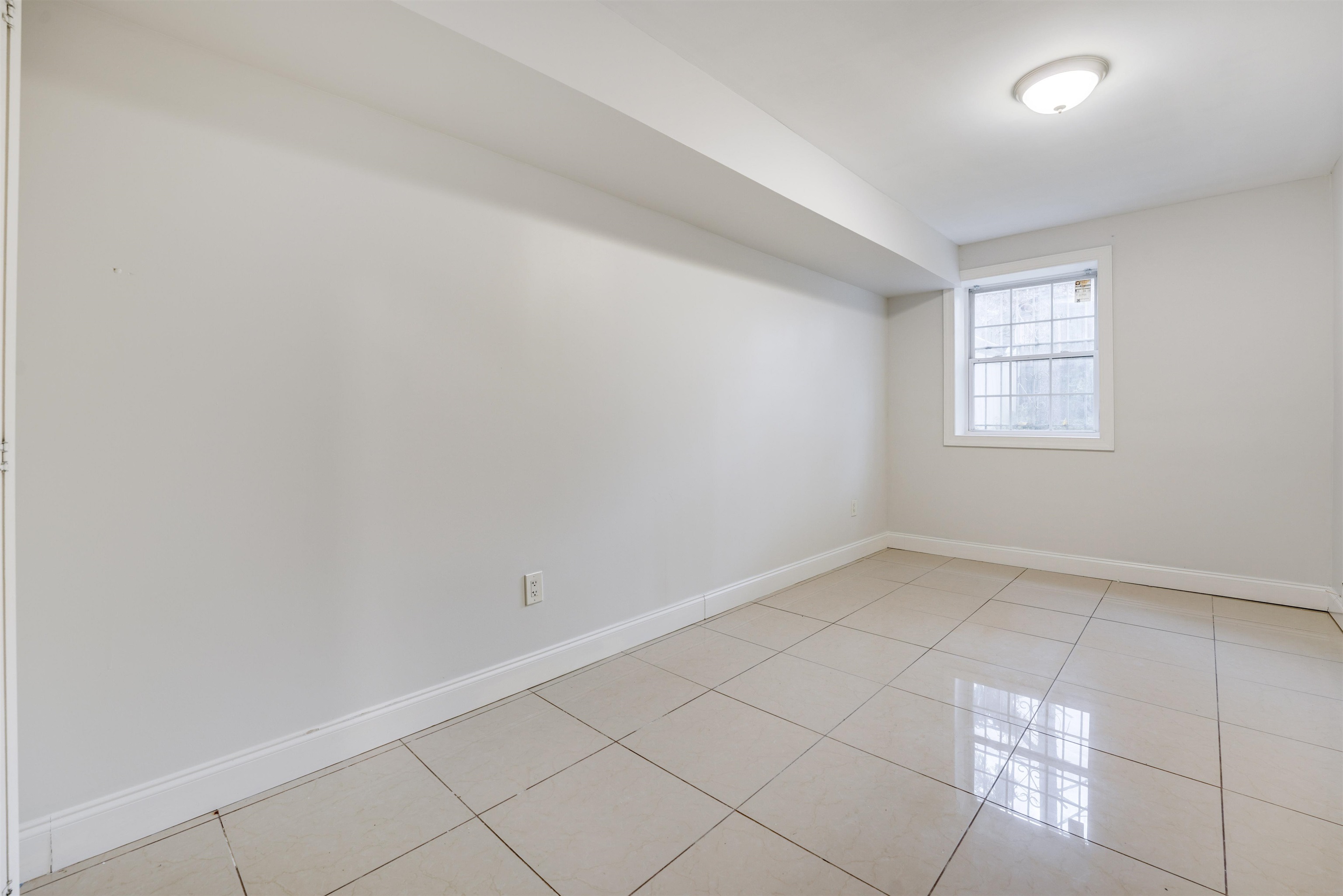 28 VAN CLEEF ST Unit G