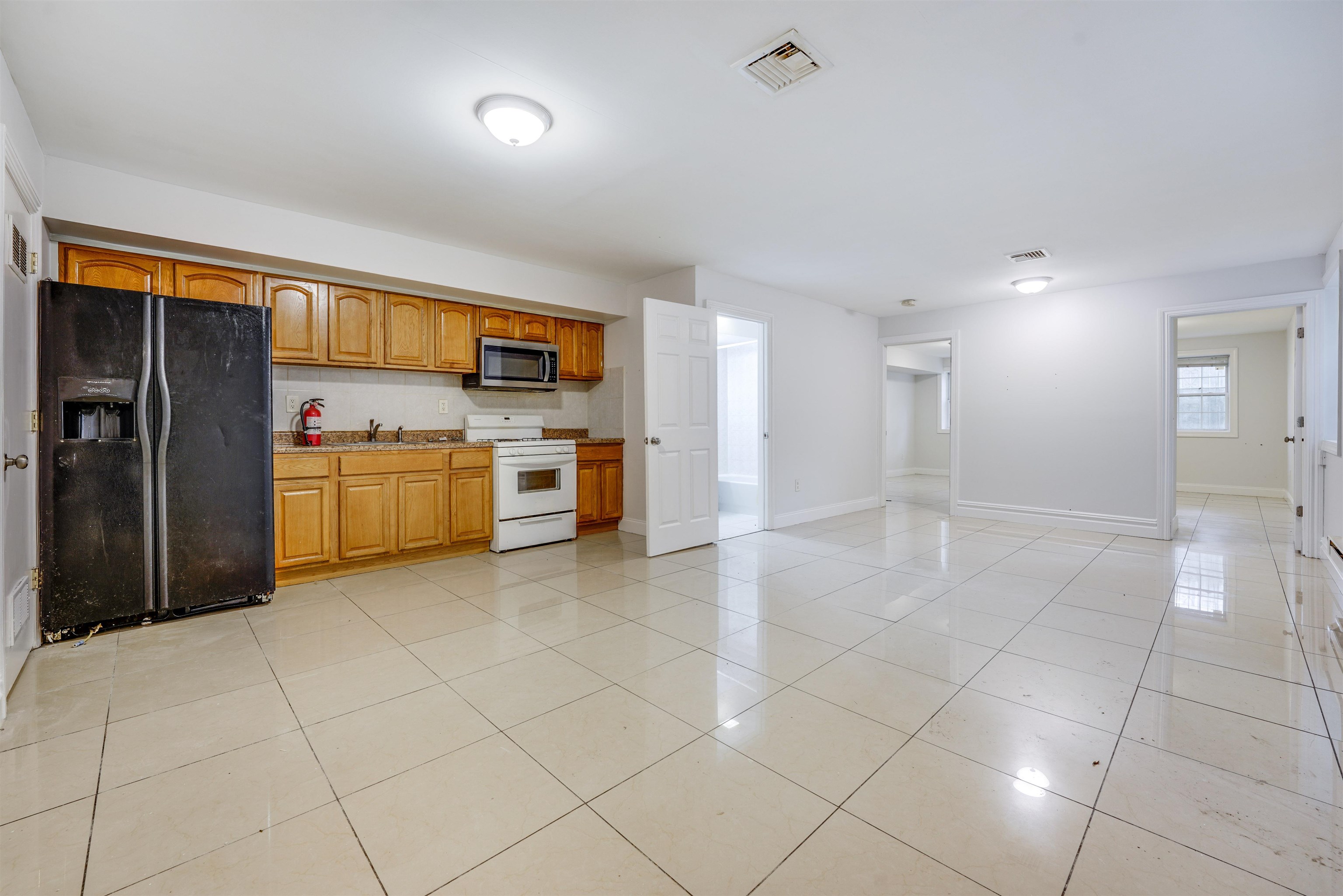 28 VAN CLEEF ST Unit G