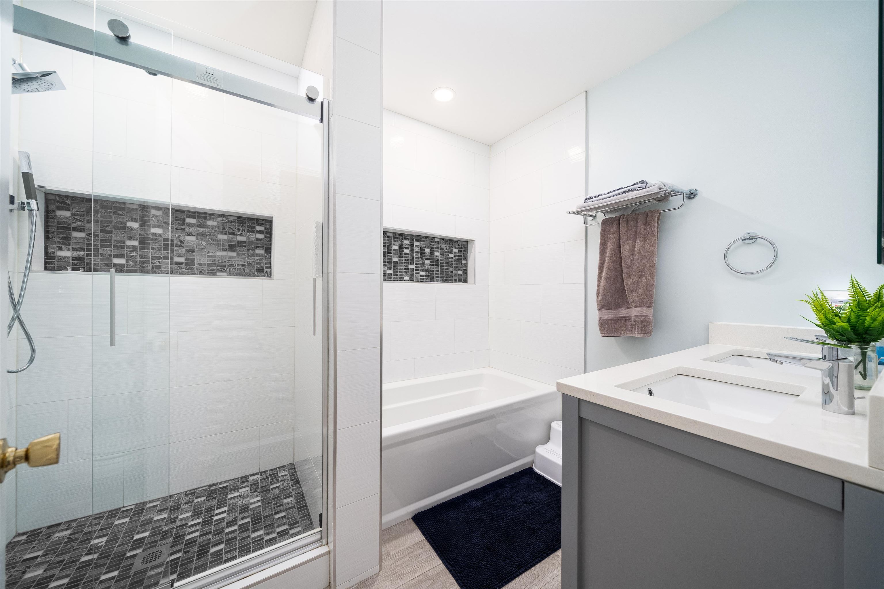 62 JEFFERSON ST Unit: B
