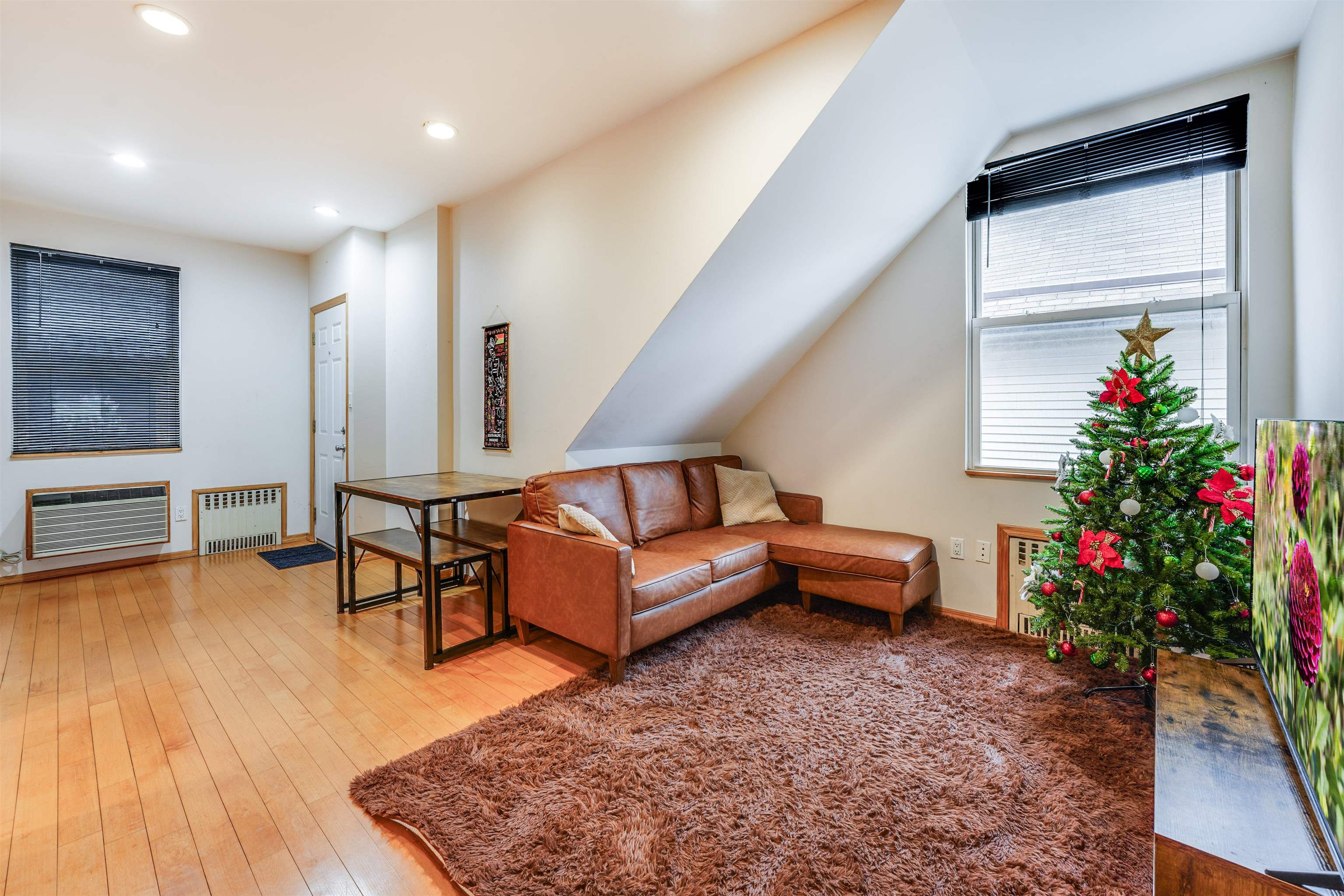 317 PARK AVE