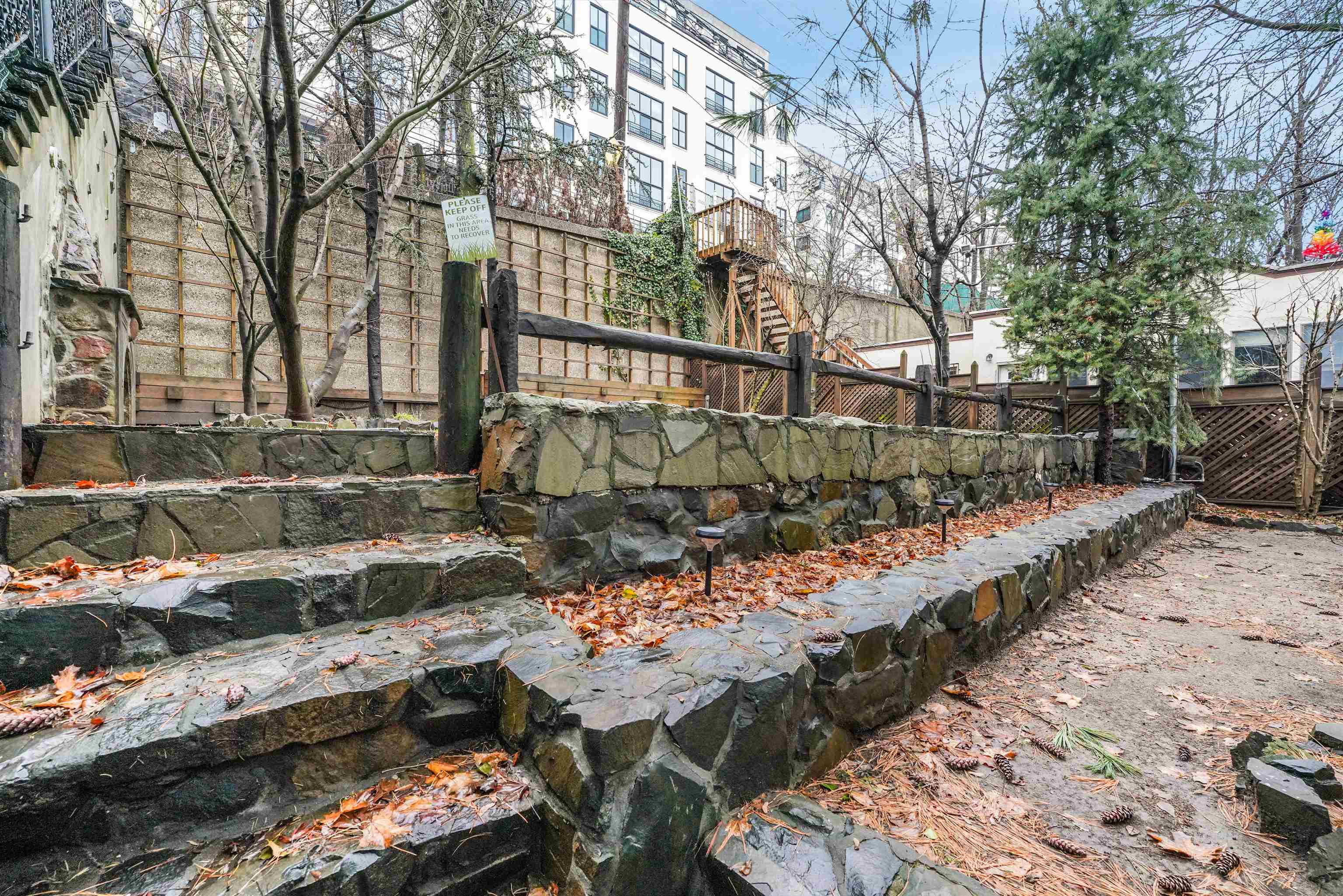 317 PARK AVE