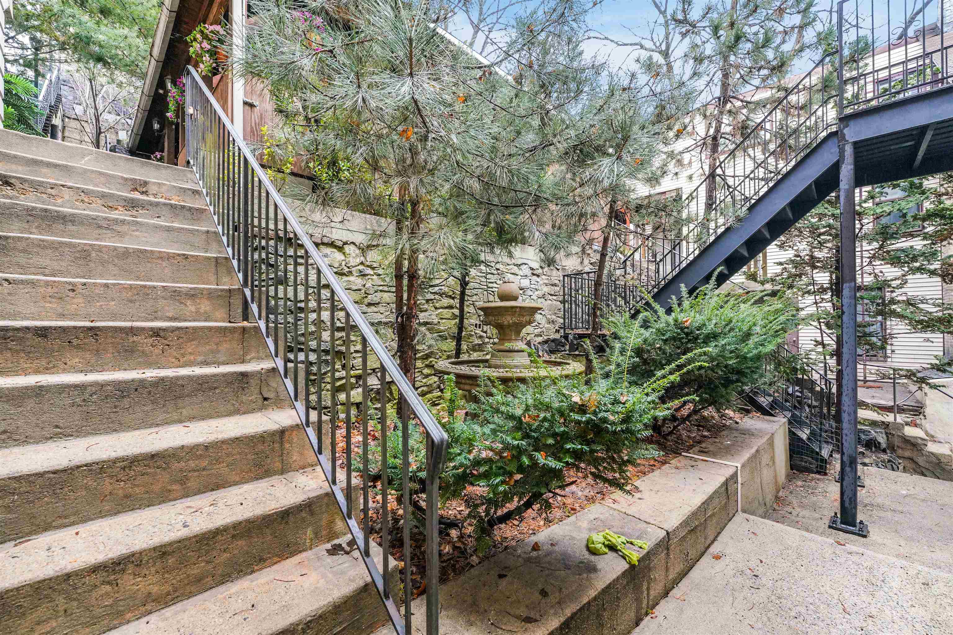 317 PARK AVE