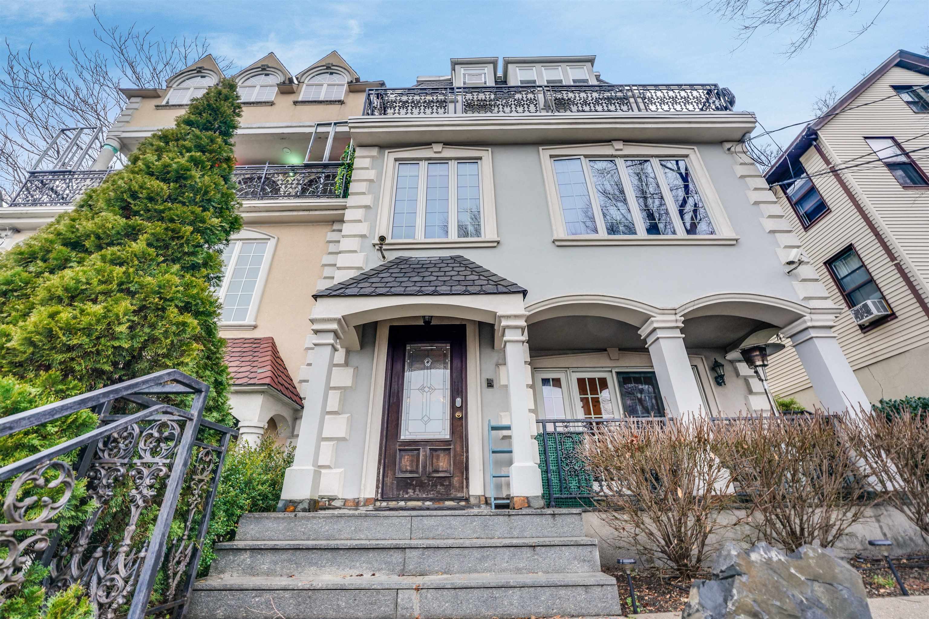 317 PARK AVE