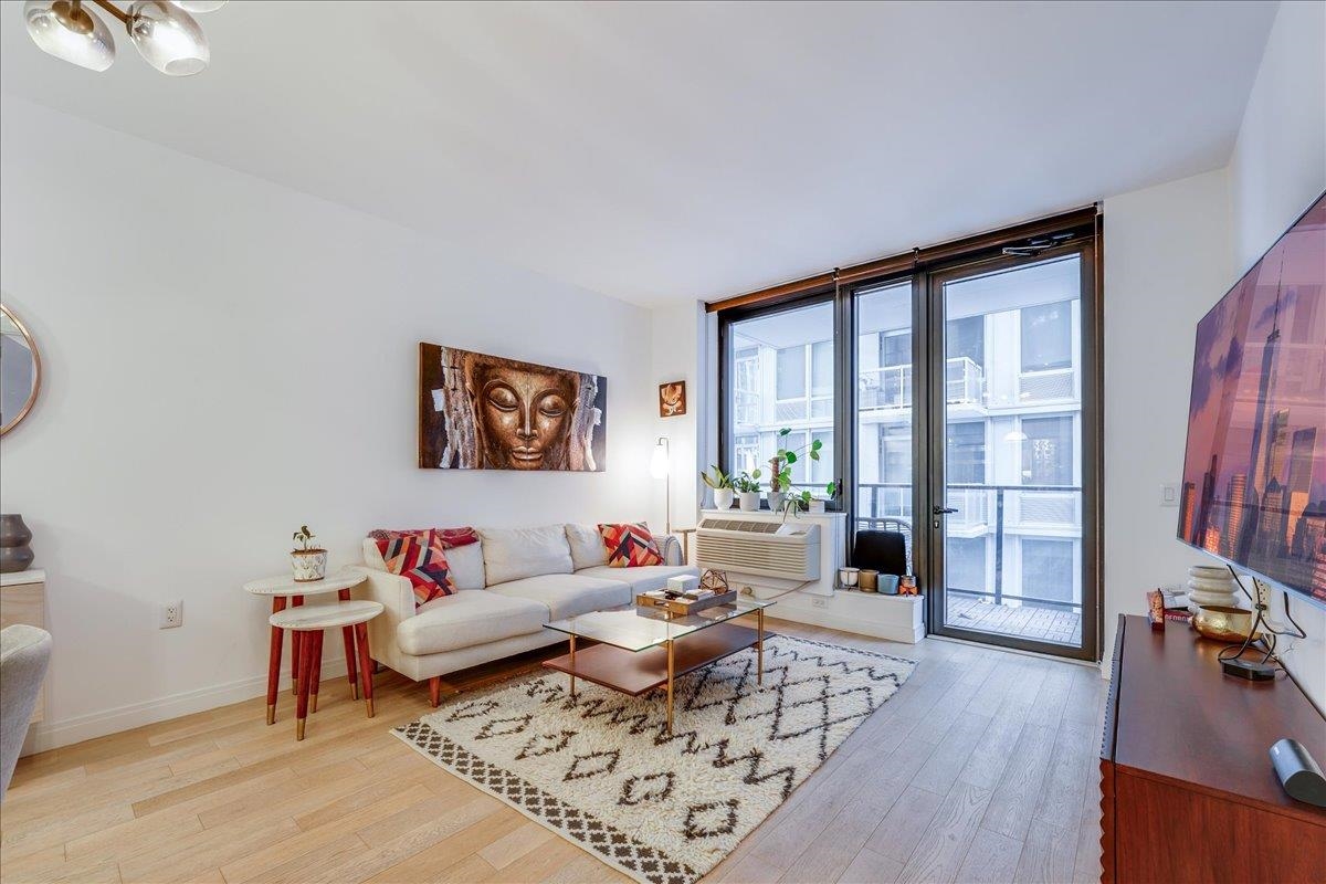 160 1ST ST Unit 713