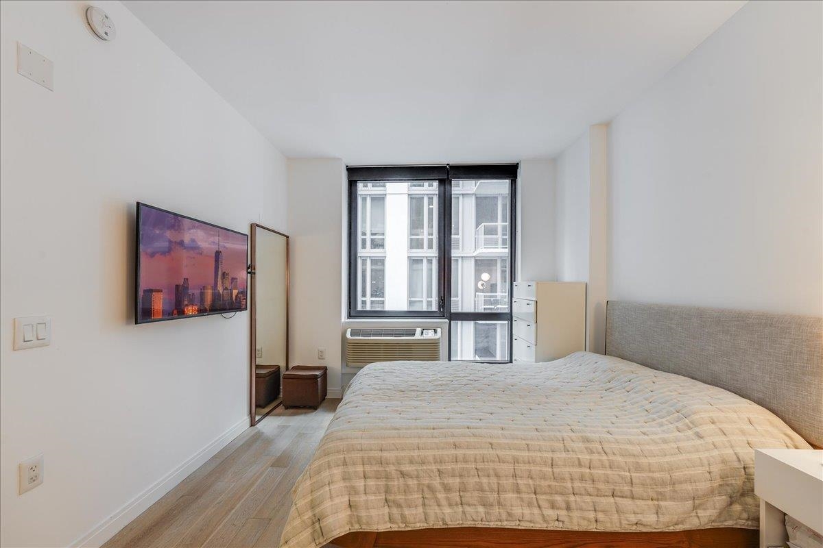 160 1ST ST Unit 713
