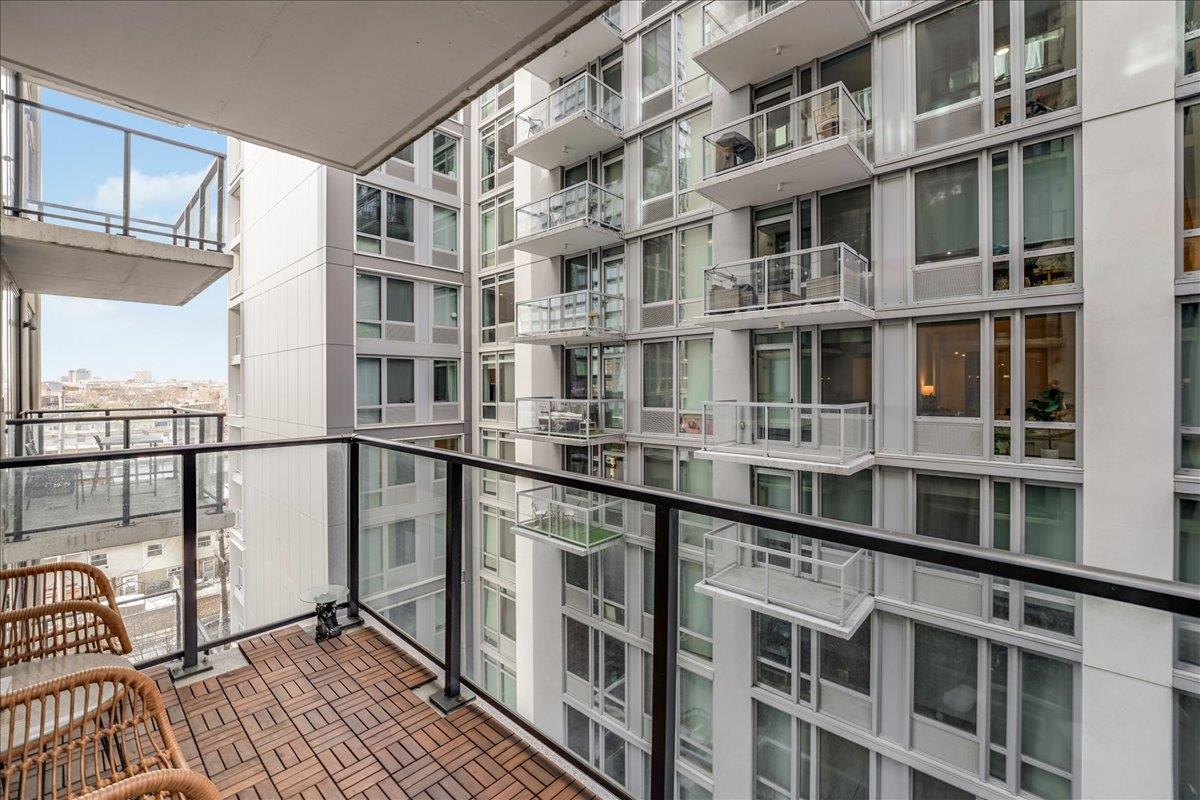 160 1ST ST Unit 713