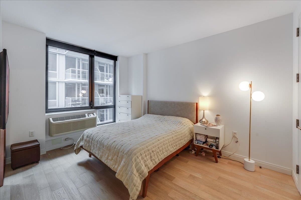 160 1ST ST Unit 713