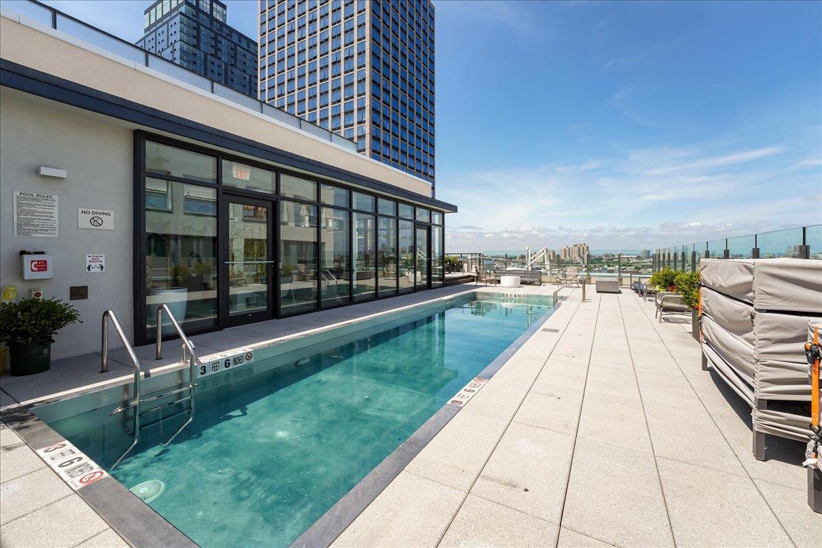 160 1ST ST Unit 713