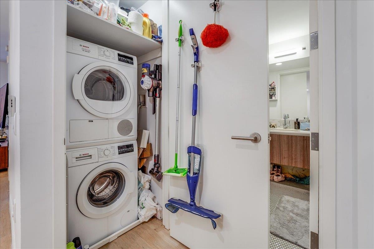 160 1ST ST Unit 713