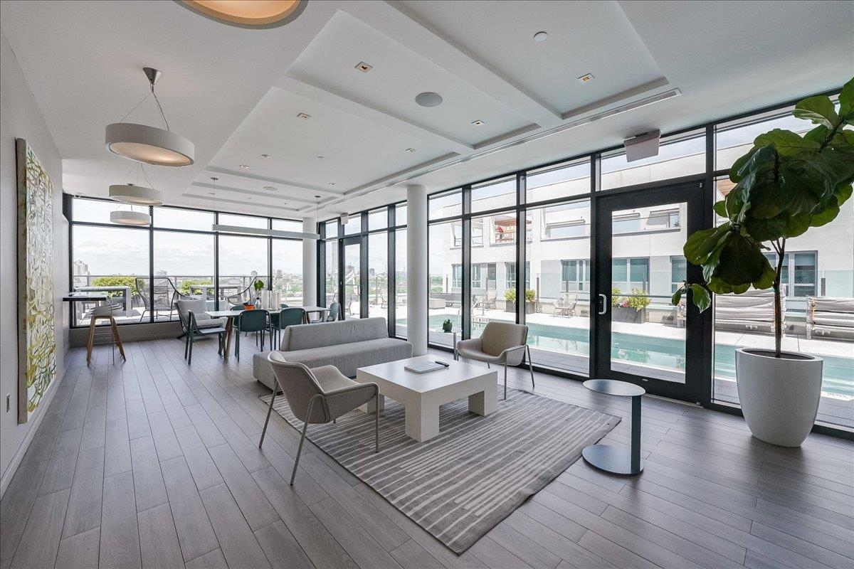 160 1ST ST Unit 713