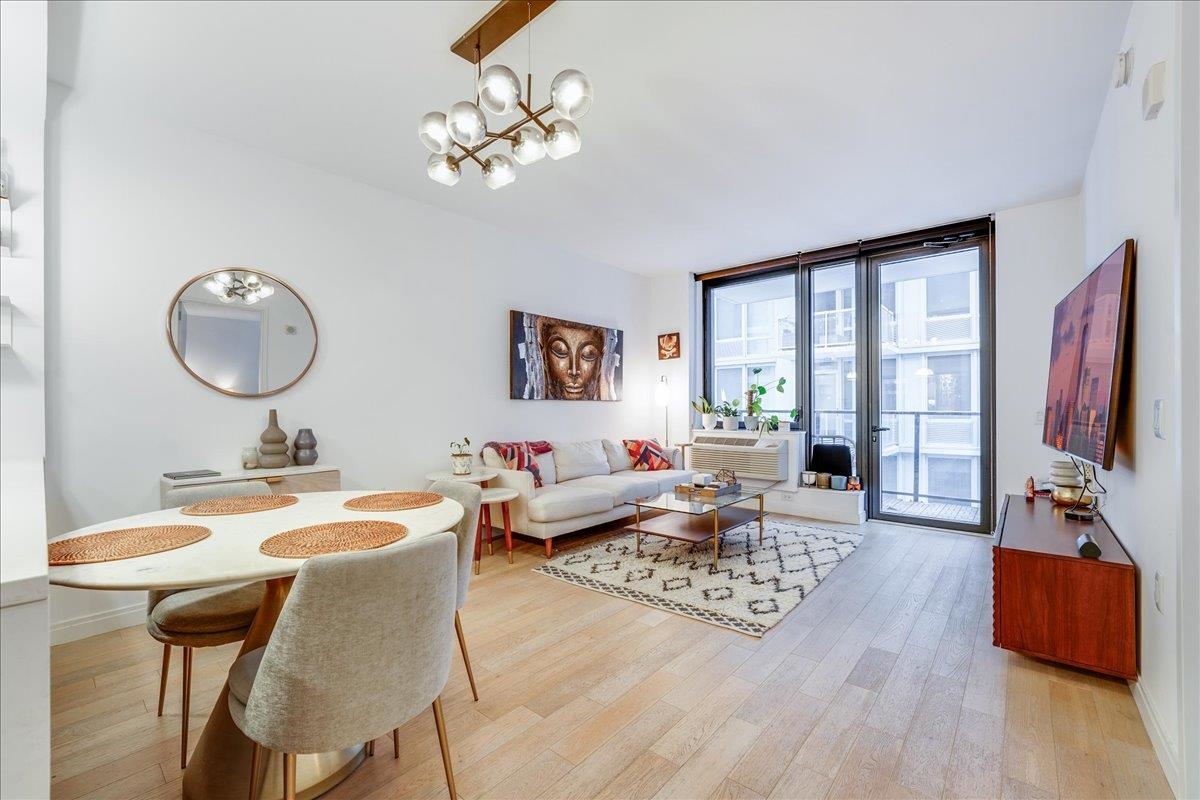 160 1ST ST Unit 713