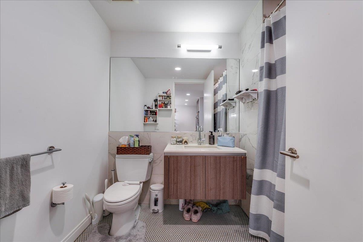 160 1ST ST Unit 713