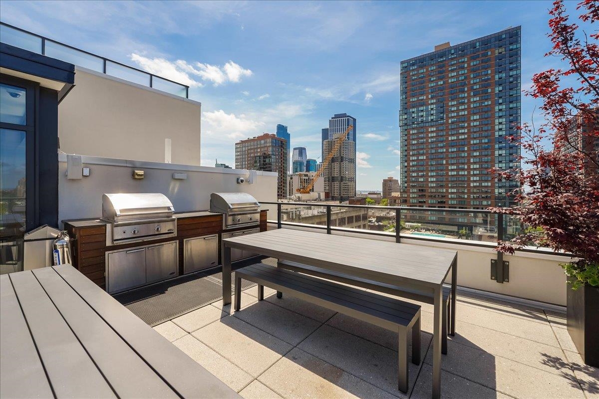 160 1ST ST Unit 713