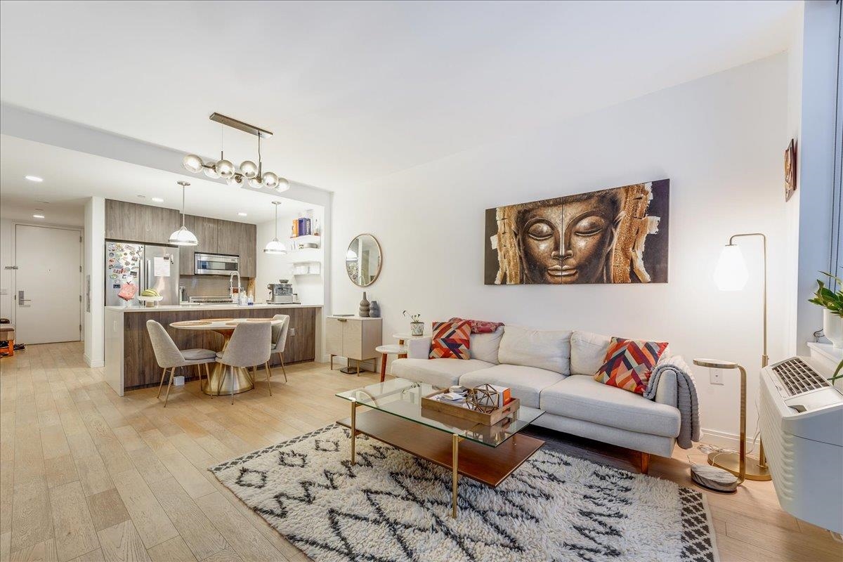 160 1ST ST Unit 713