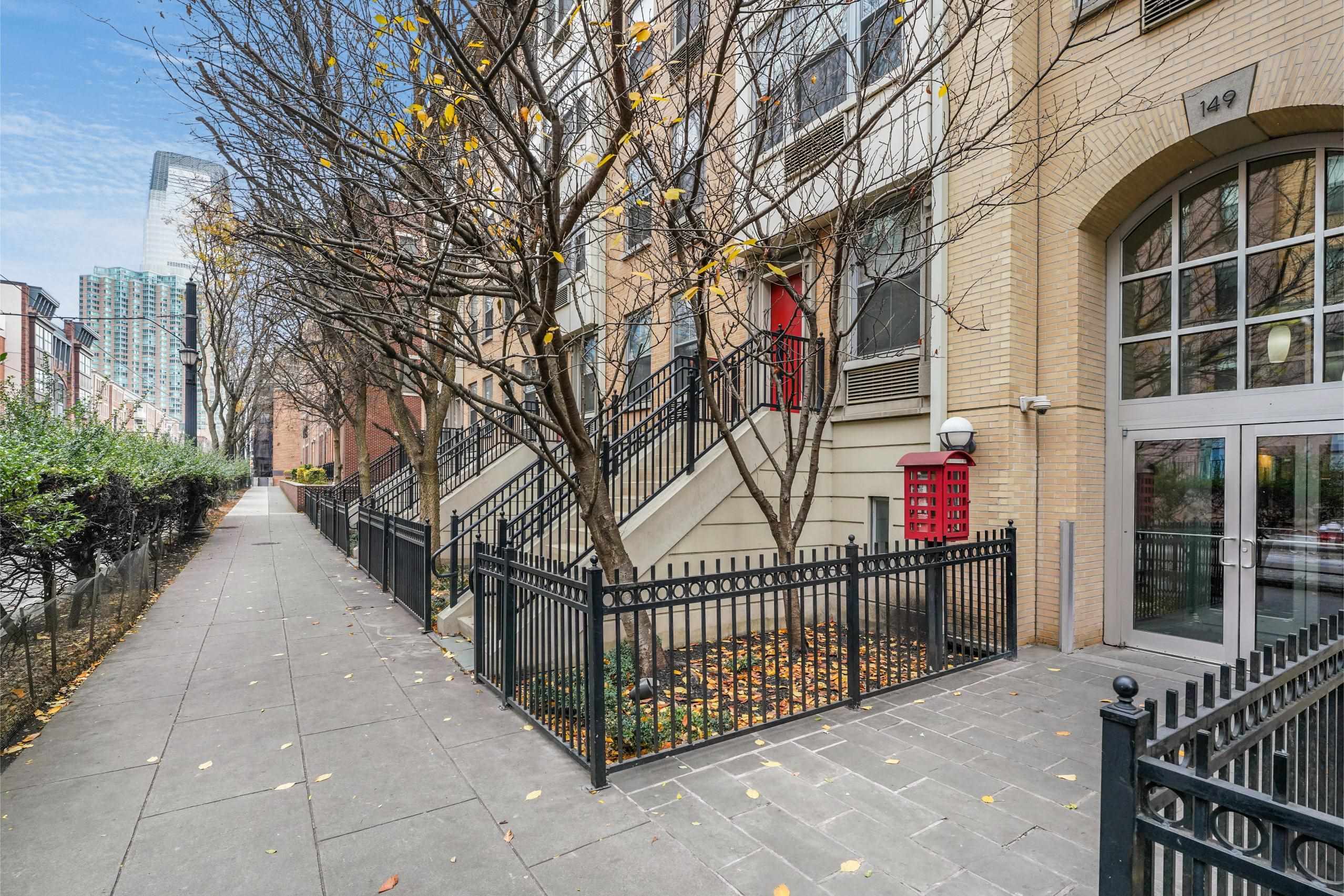 149 ESSEX ST Unit 2R