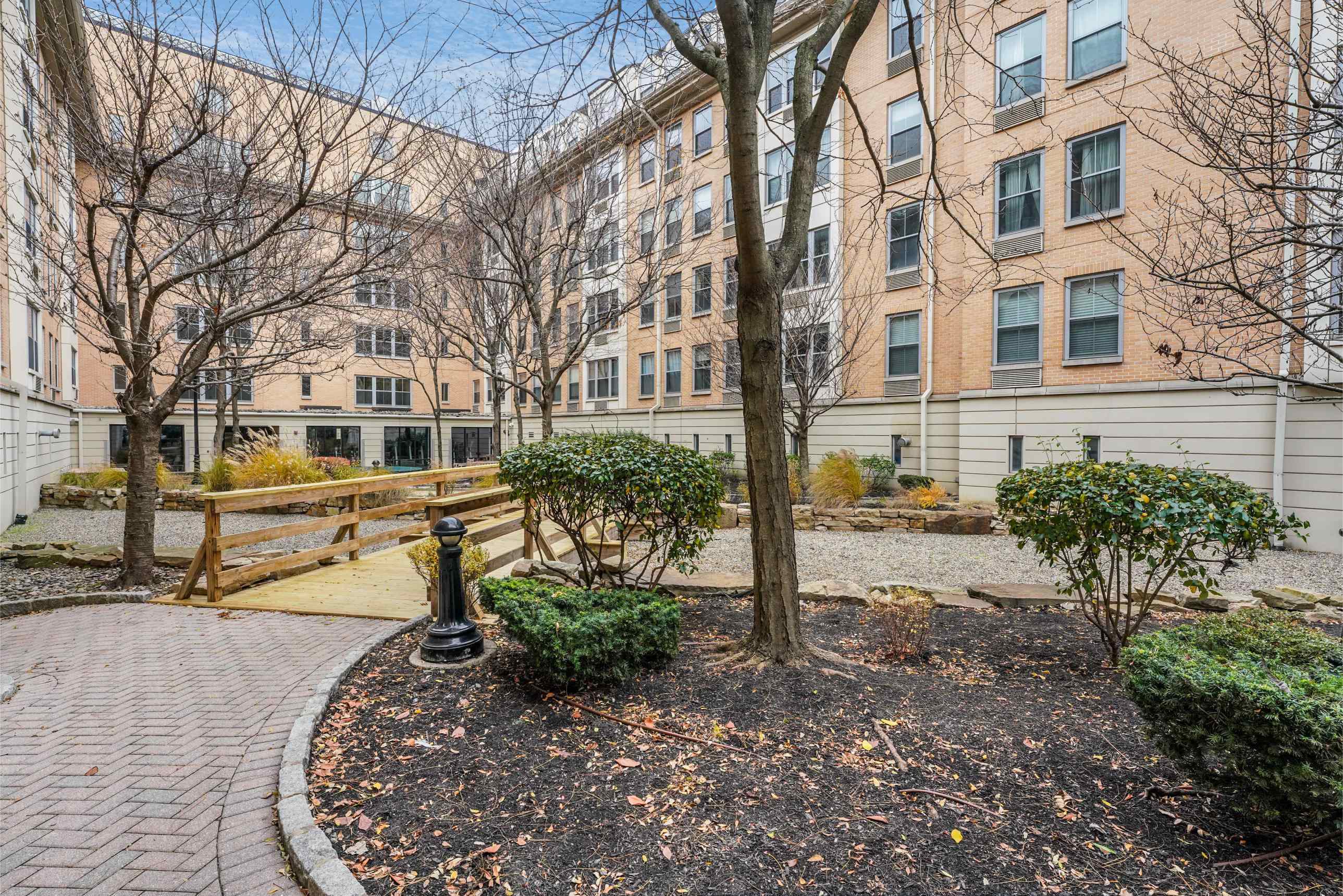 149 ESSEX ST Unit 2R
