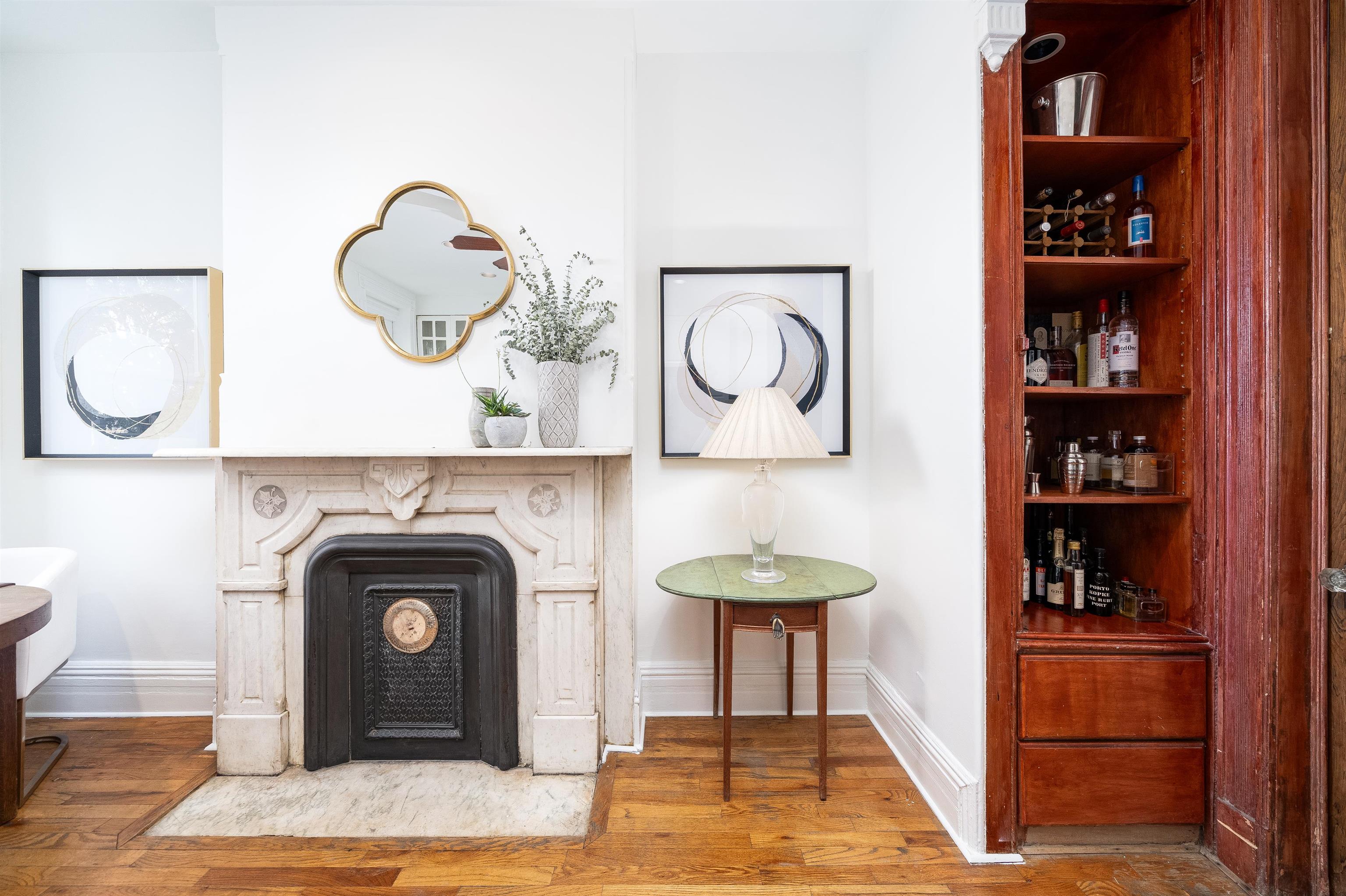 293 MONMOUTH ST