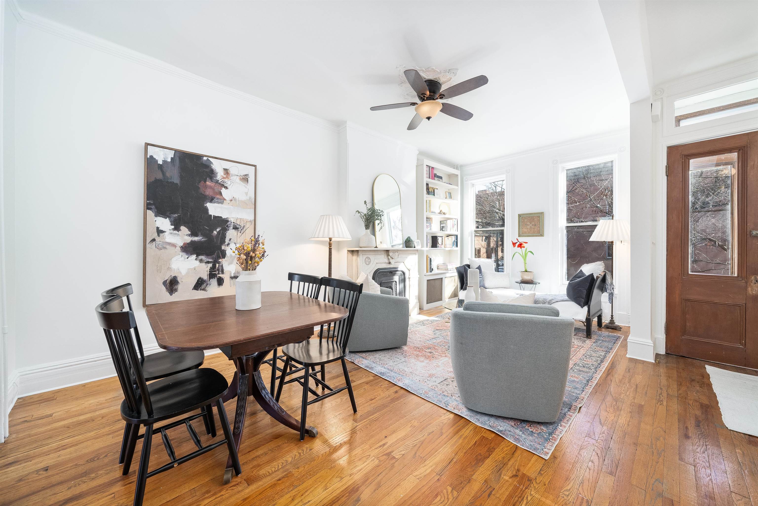 293 MONMOUTH ST