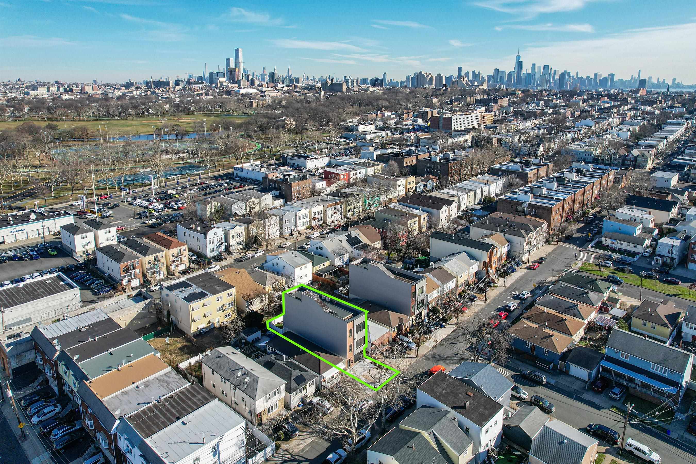 296 CLENDENNY AVE Unit 1