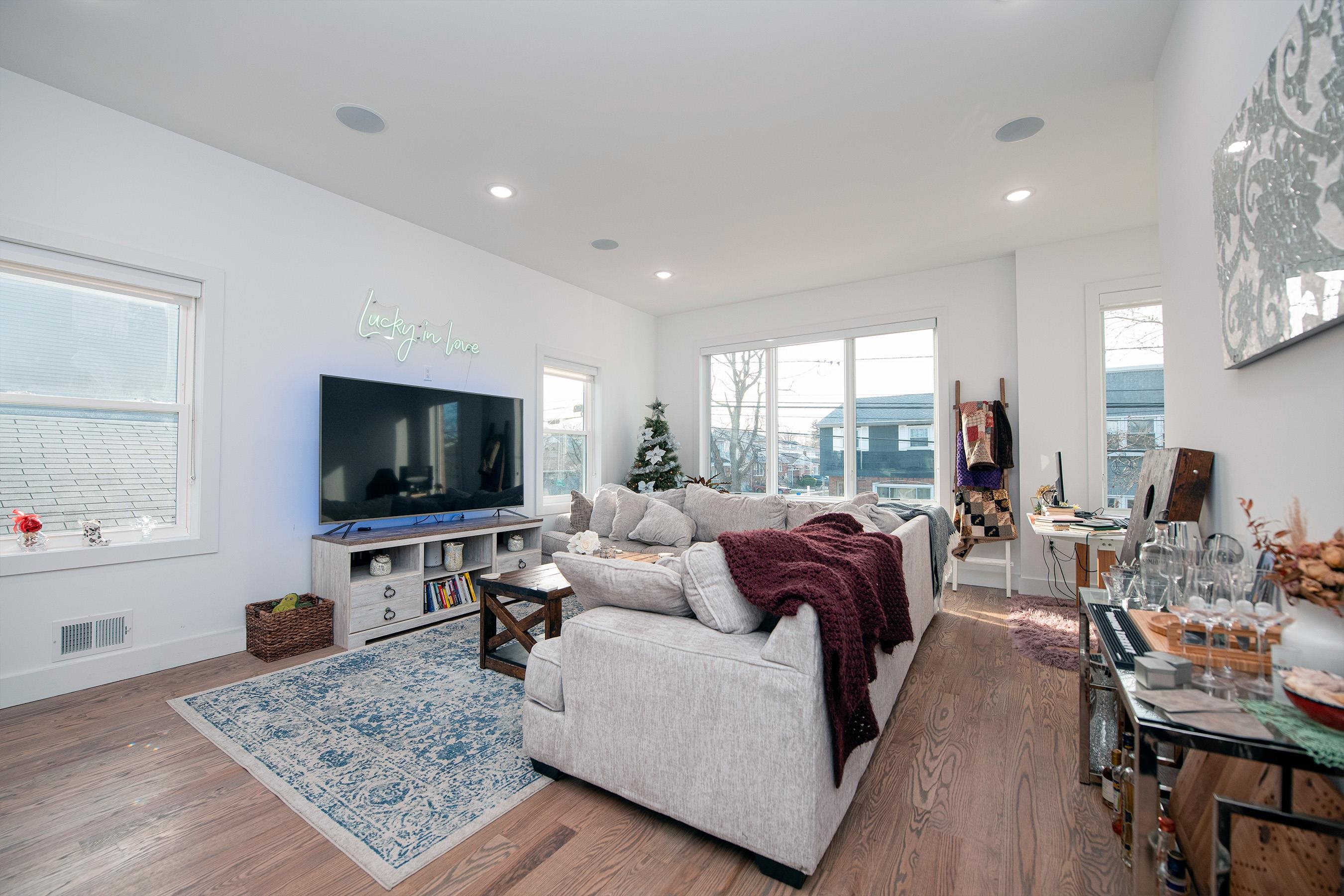 296 CLENDENNY AVE Unit 1