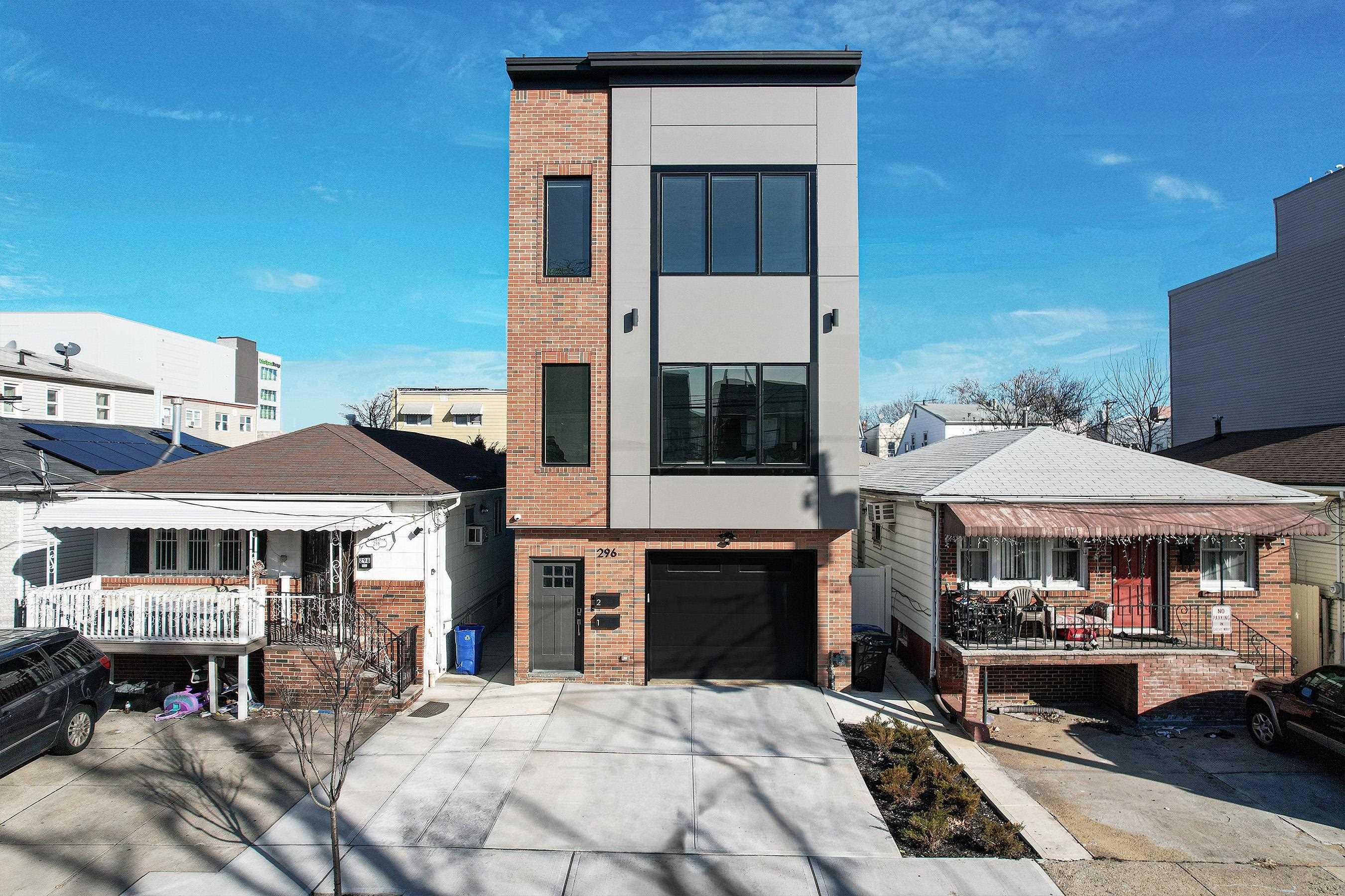 296 CLENDENNY AVE Unit 1