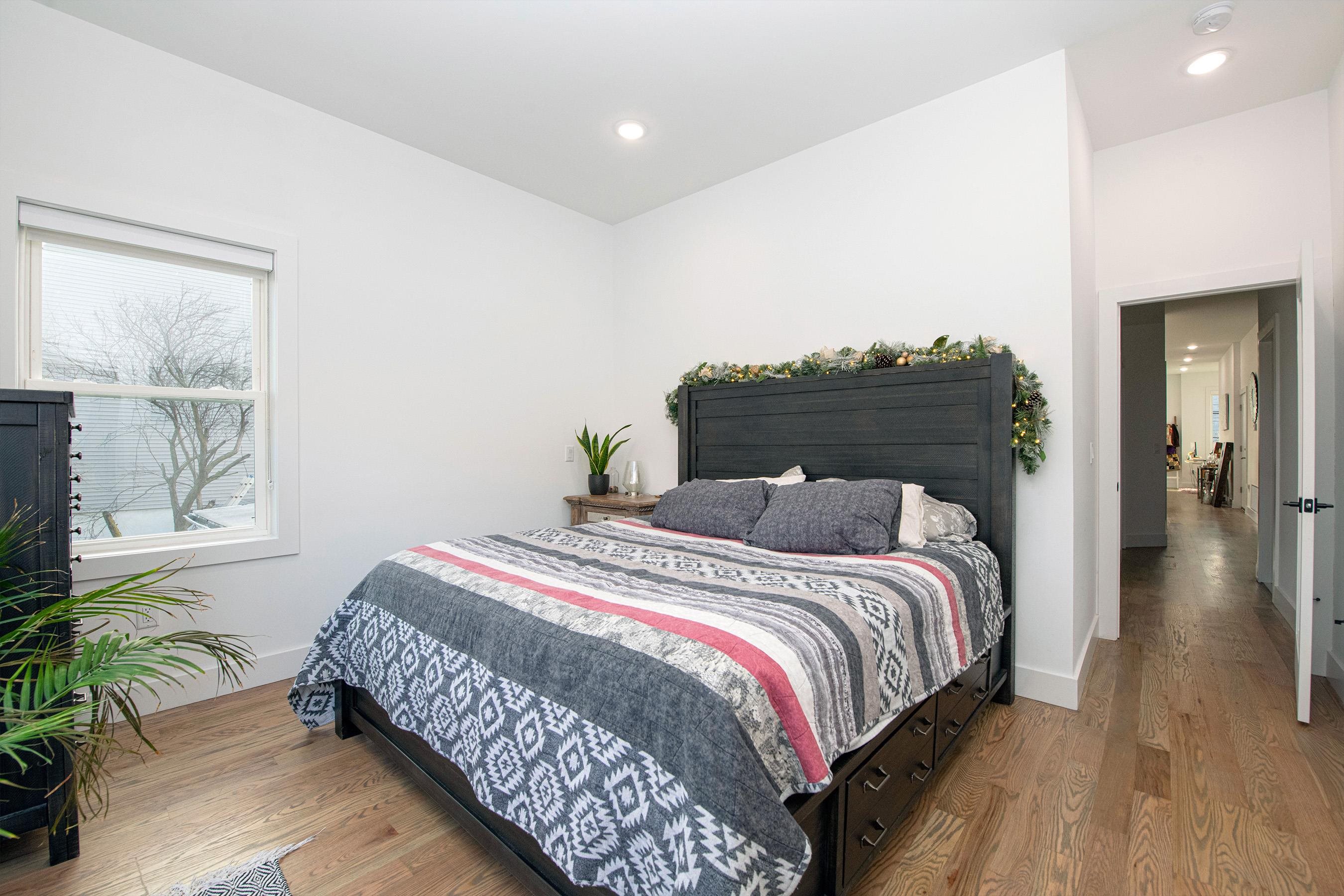 296 CLENDENNY AVE Unit 1