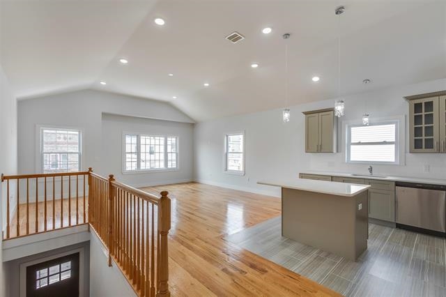170 WEBSTER AVE Unit: 2