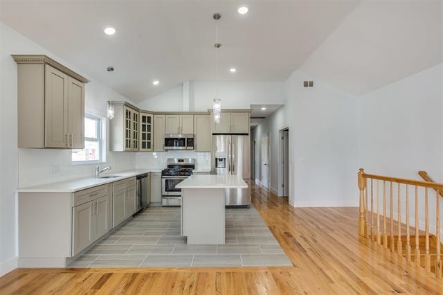 170 WEBSTER AVE Unit: 2