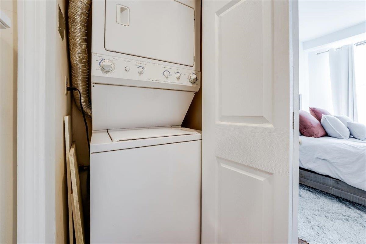 129 WILLOW AVE Unit: 4L