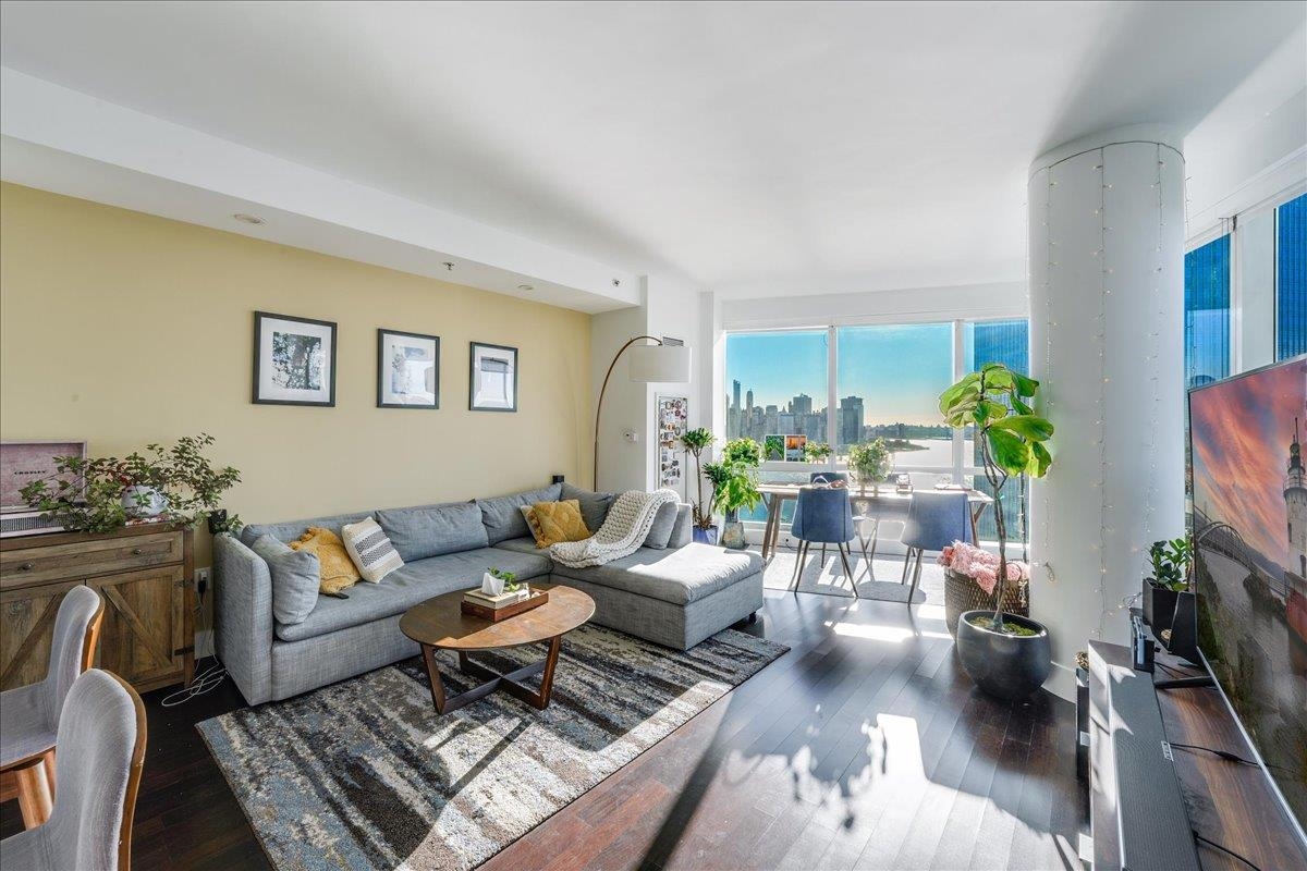 77 HUDSON ST Unit: 2809