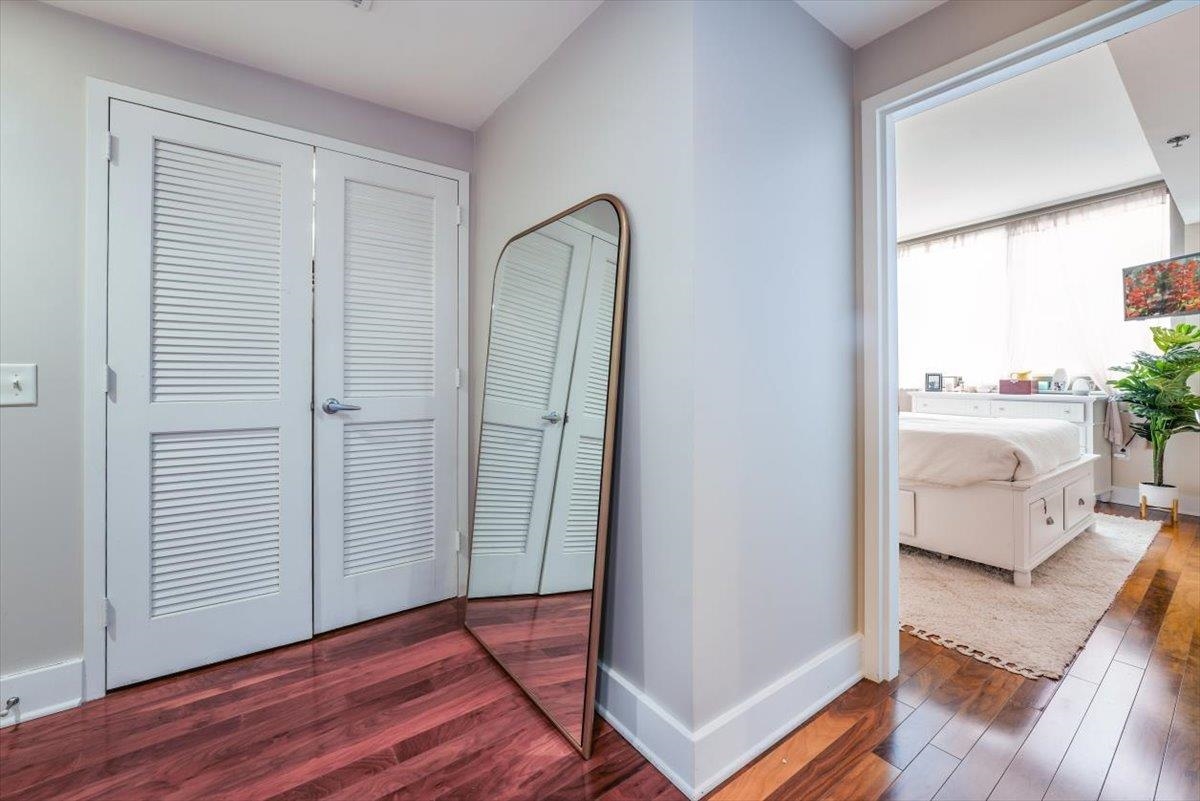 800 JACKSON ST Unit: 811