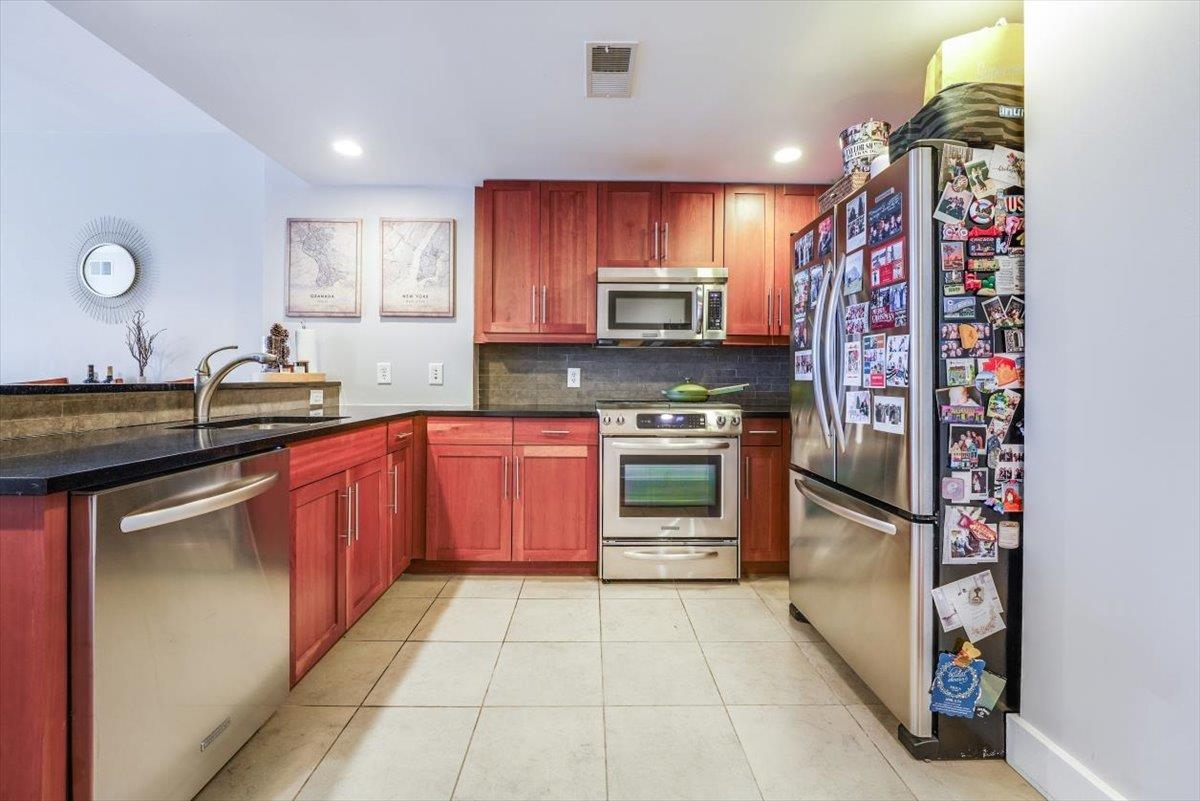 800 JACKSON ST Unit: 811