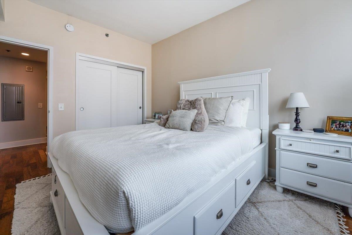 800 JACKSON ST Unit: 811