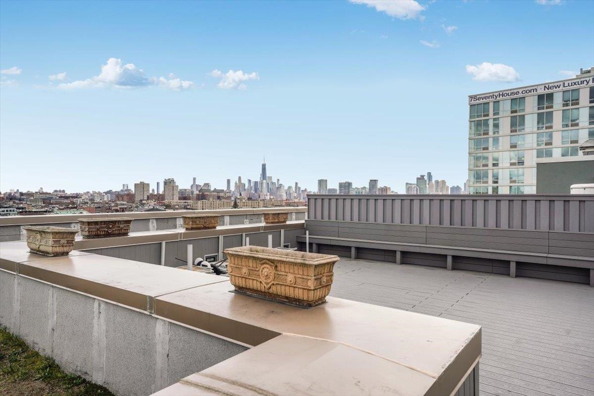 800 JACKSON ST Unit: 811