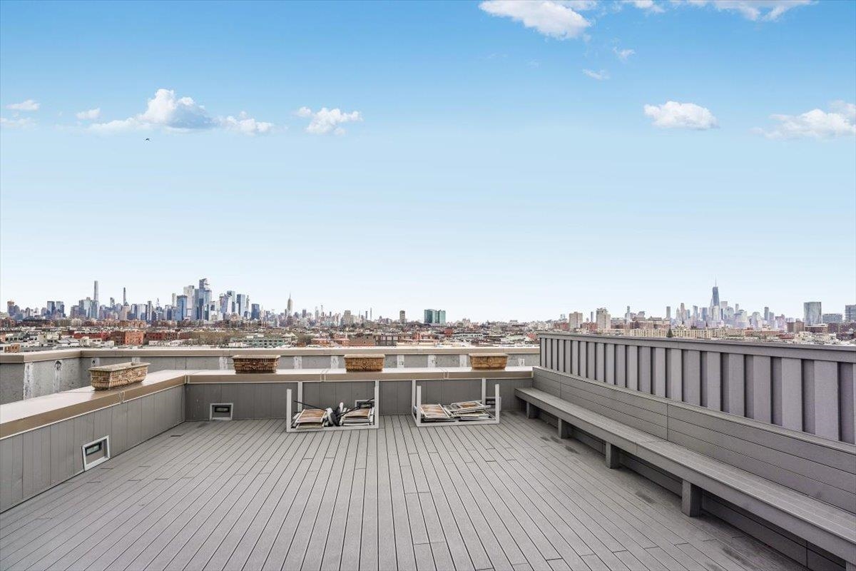 800 JACKSON ST Unit: 811