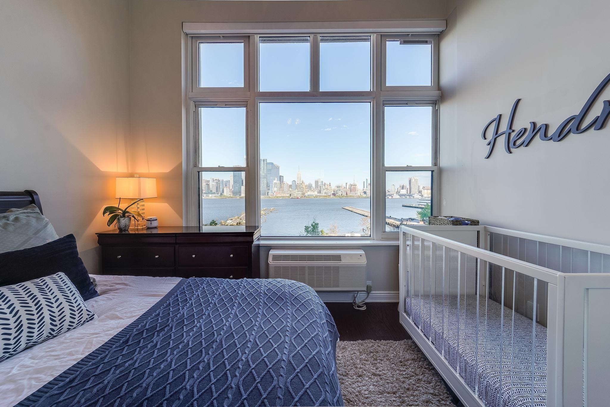 1500 HUDSON ST Unit: 4i