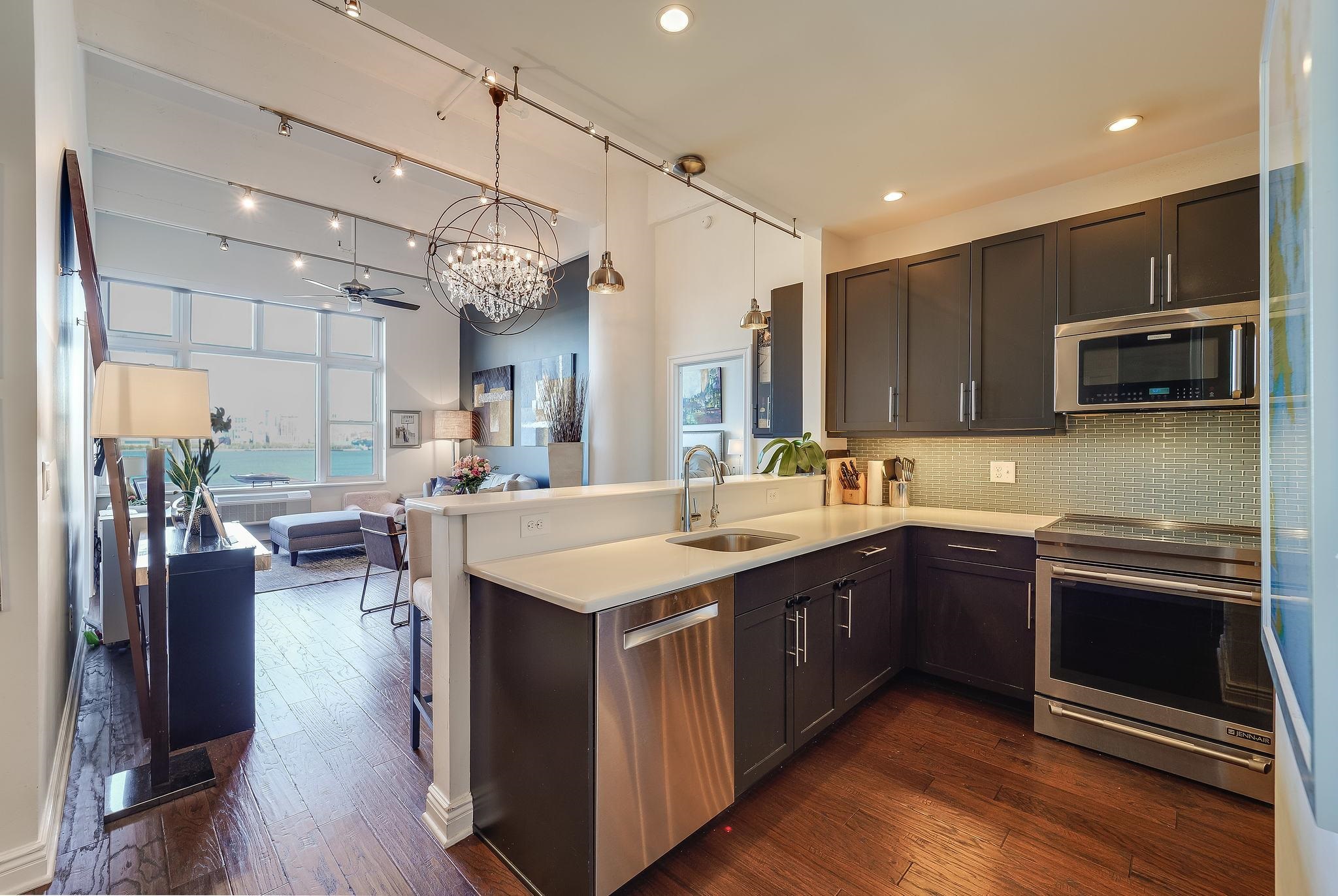1500 HUDSON ST Unit: 4i
