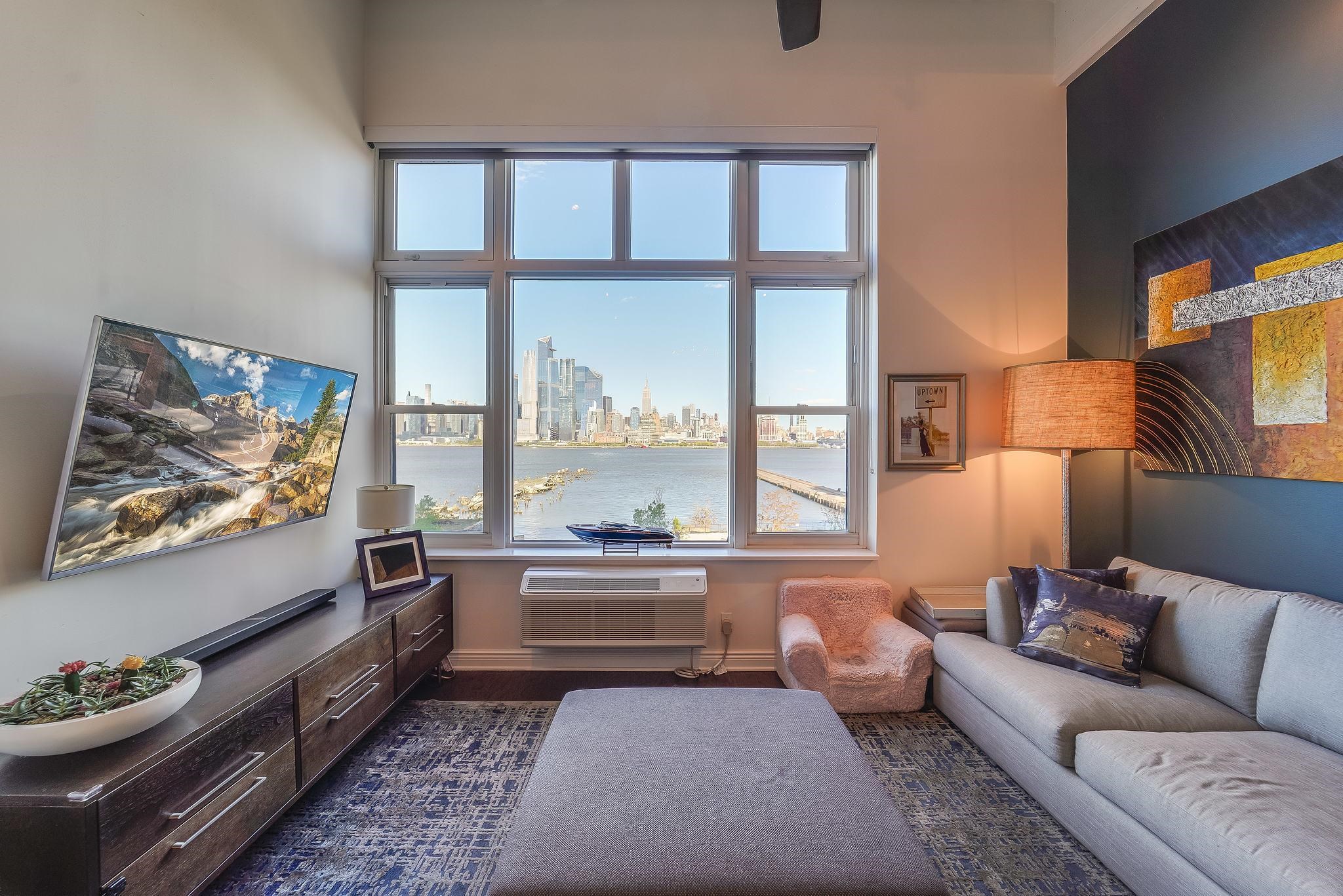 1500 HUDSON ST Unit: 4i