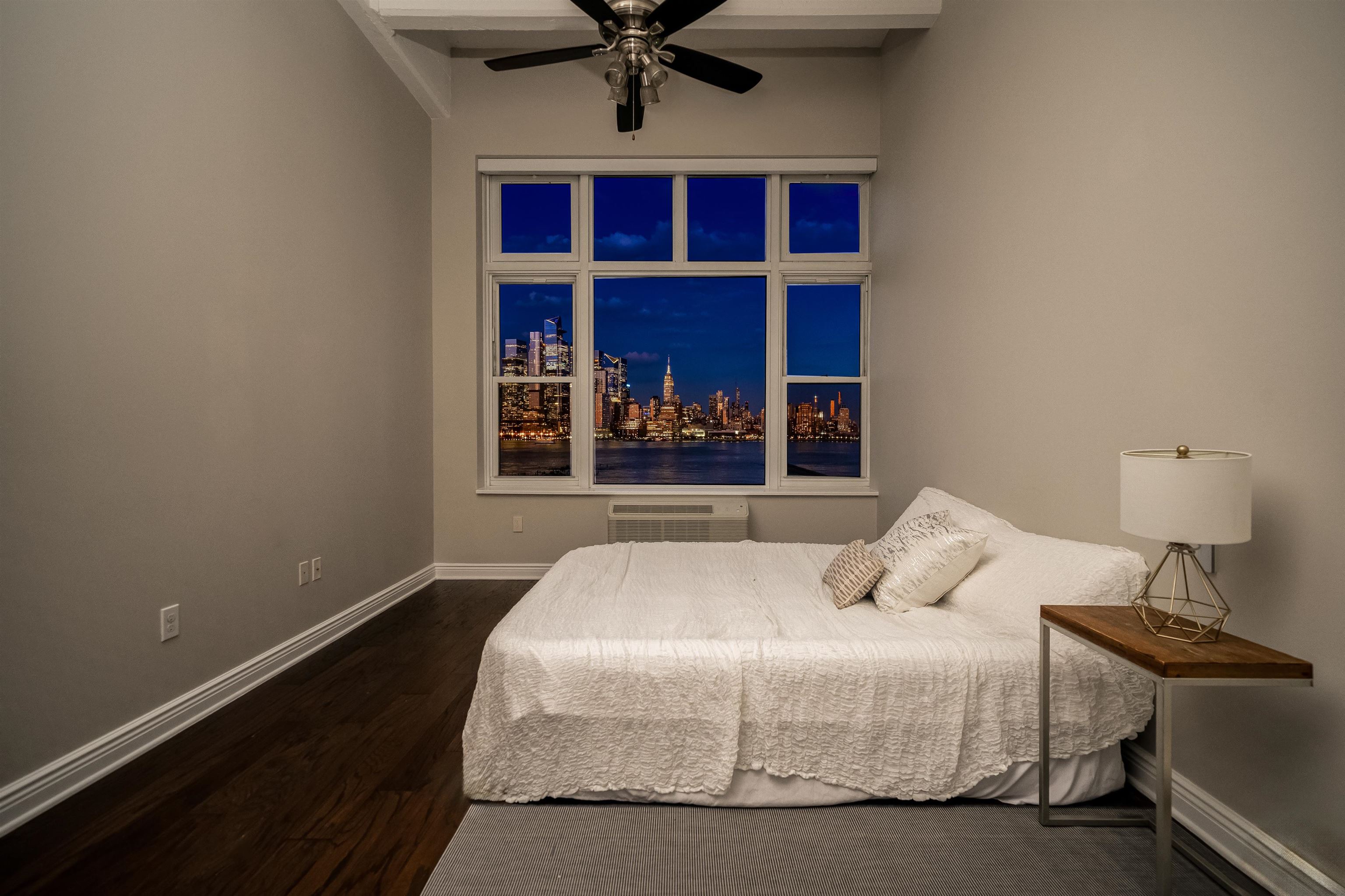 1500 HUDSON ST Unit: 4i