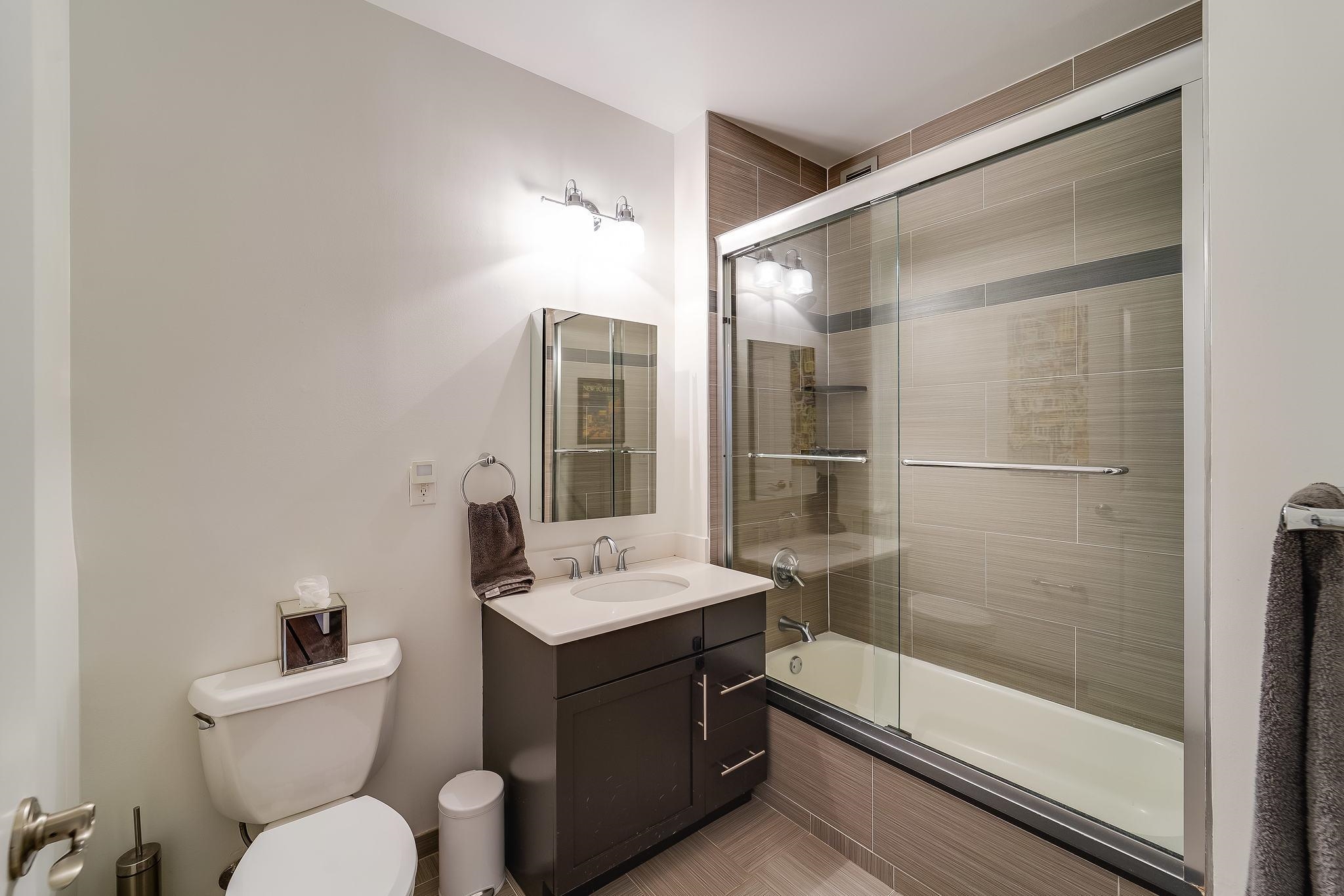 1500 HUDSON ST Unit: 4i