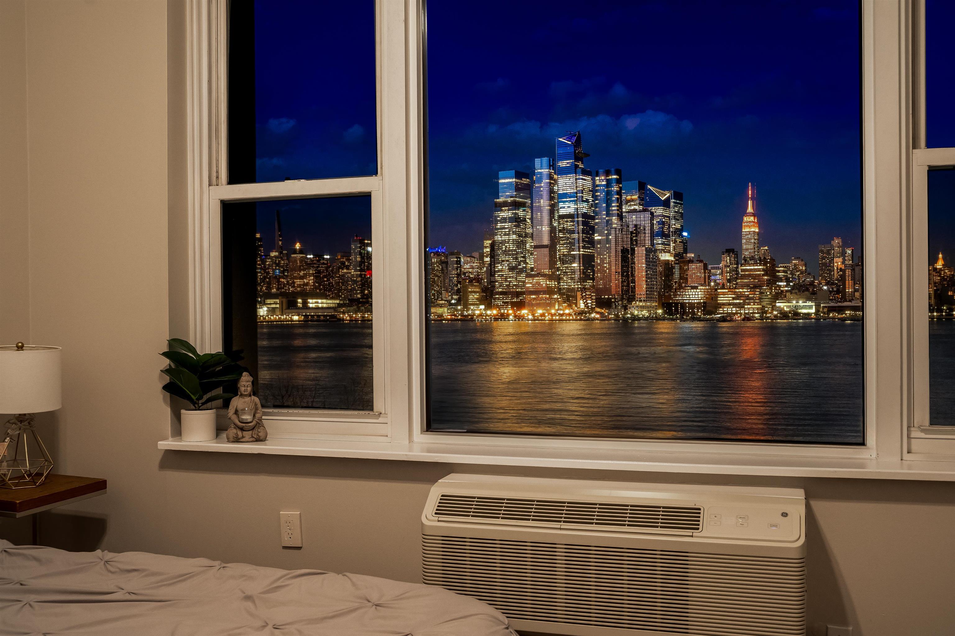 1500 HUDSON ST Unit: 4i