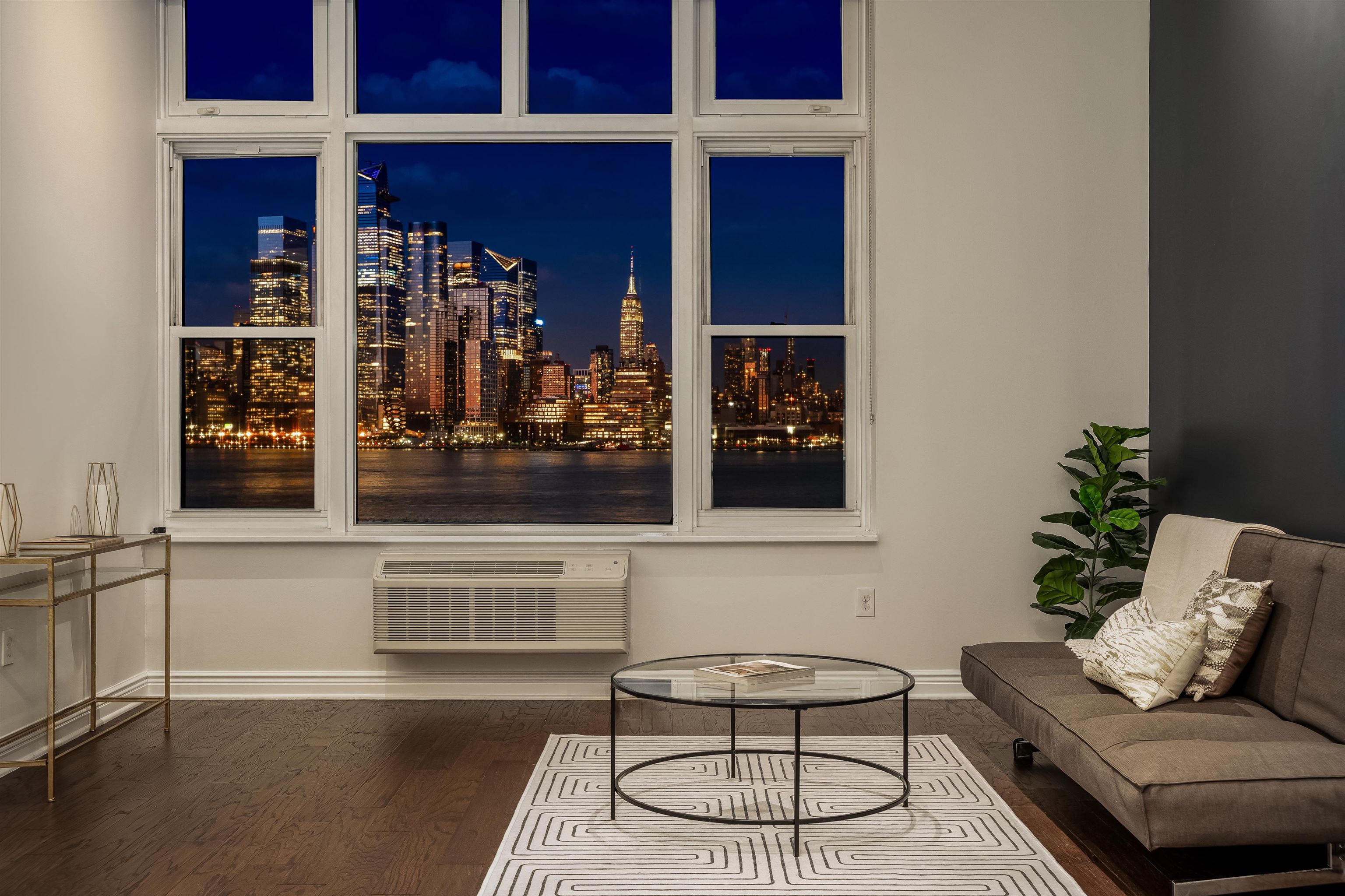 1500 HUDSON ST Unit: 4i