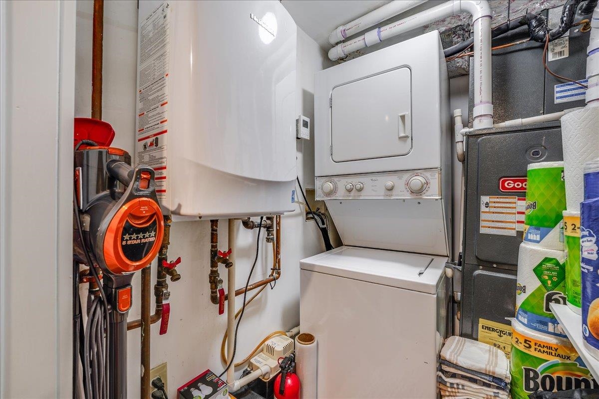 238 GROVE ST Unit: 1